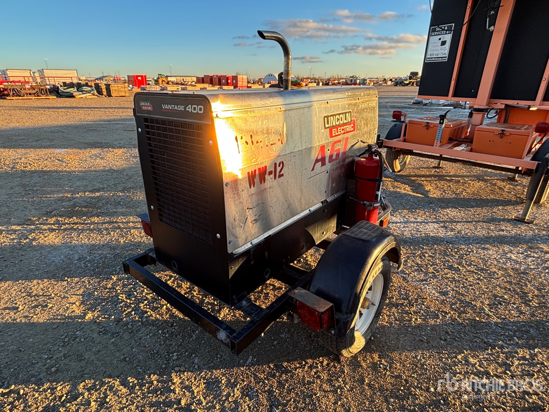 General Appearance with Bild, Ecke hinten rechts