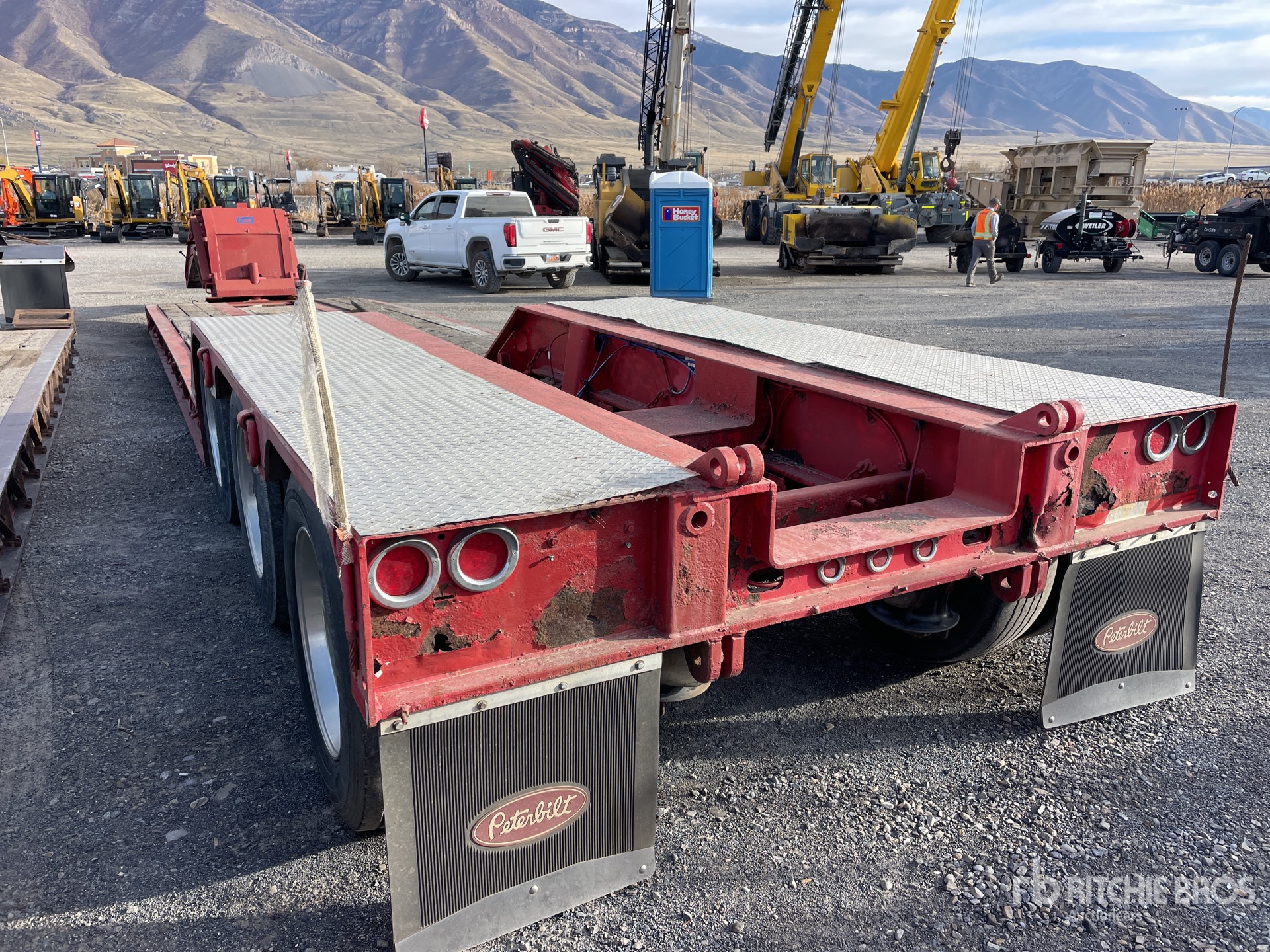 General Appearance with Bild, Ecke hinten links