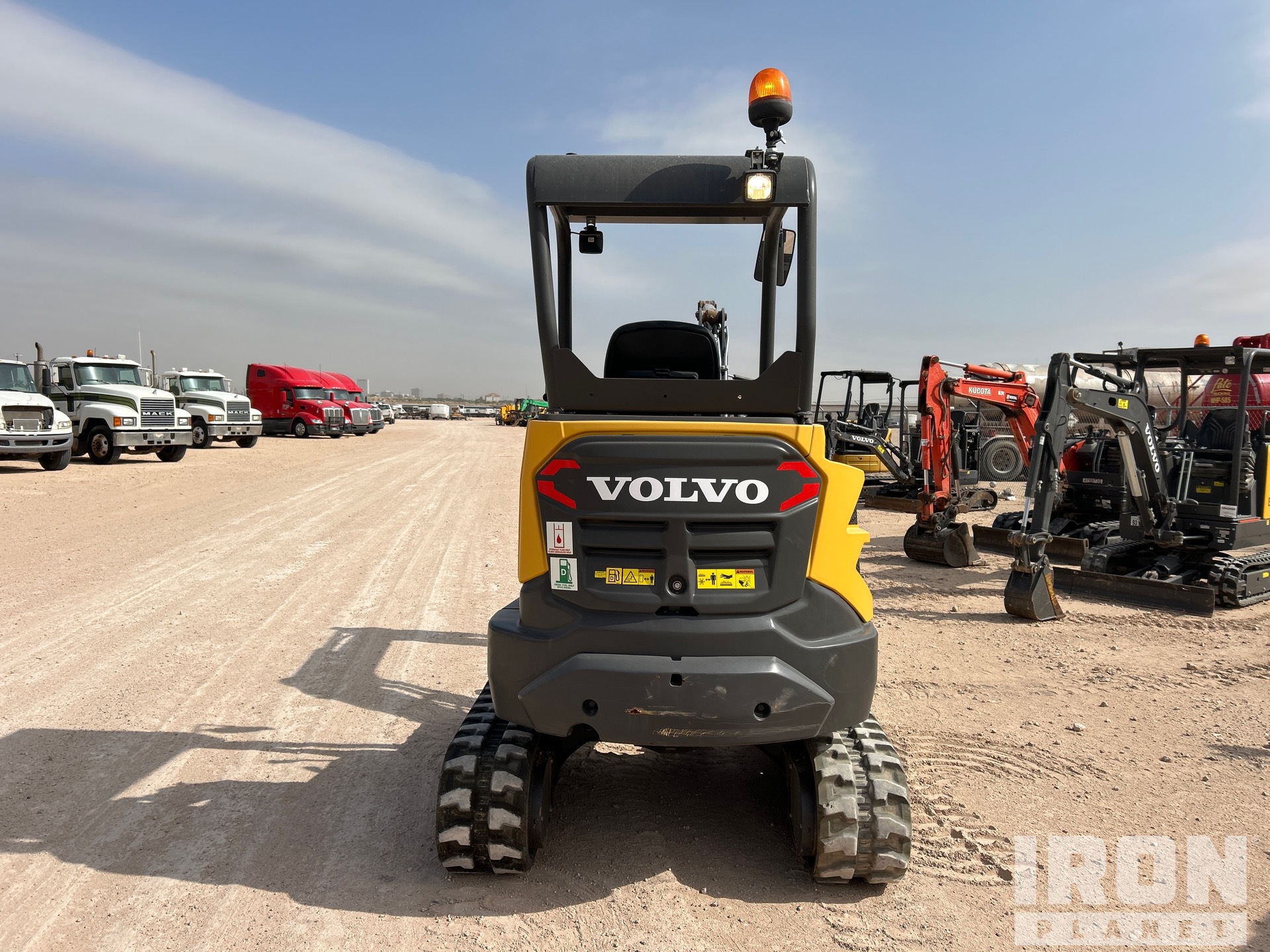 2023 Volvo EC27D