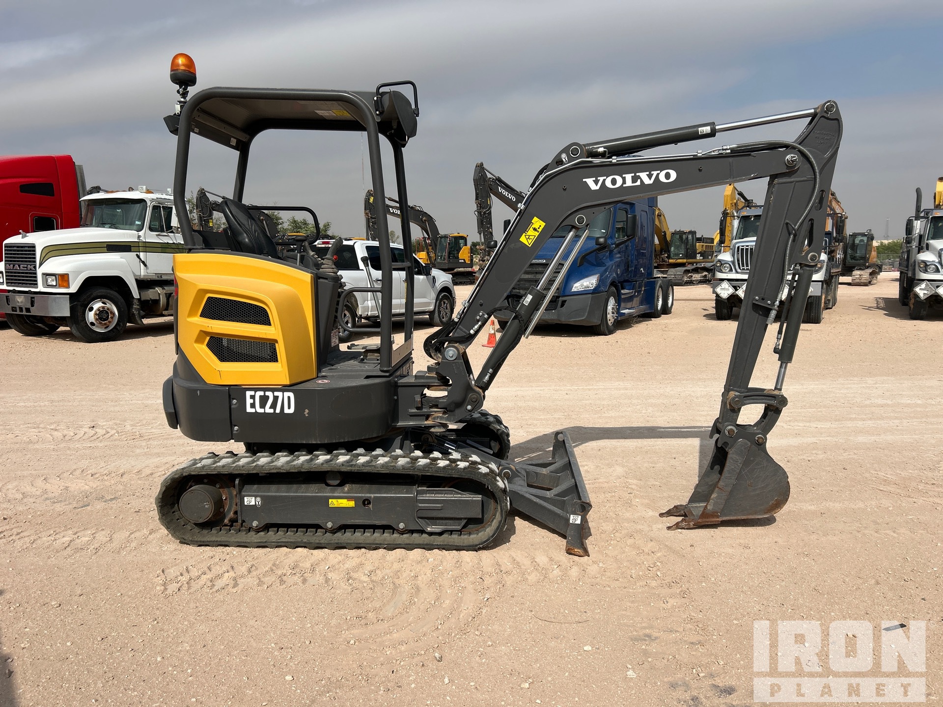2023 Volvo EC27D