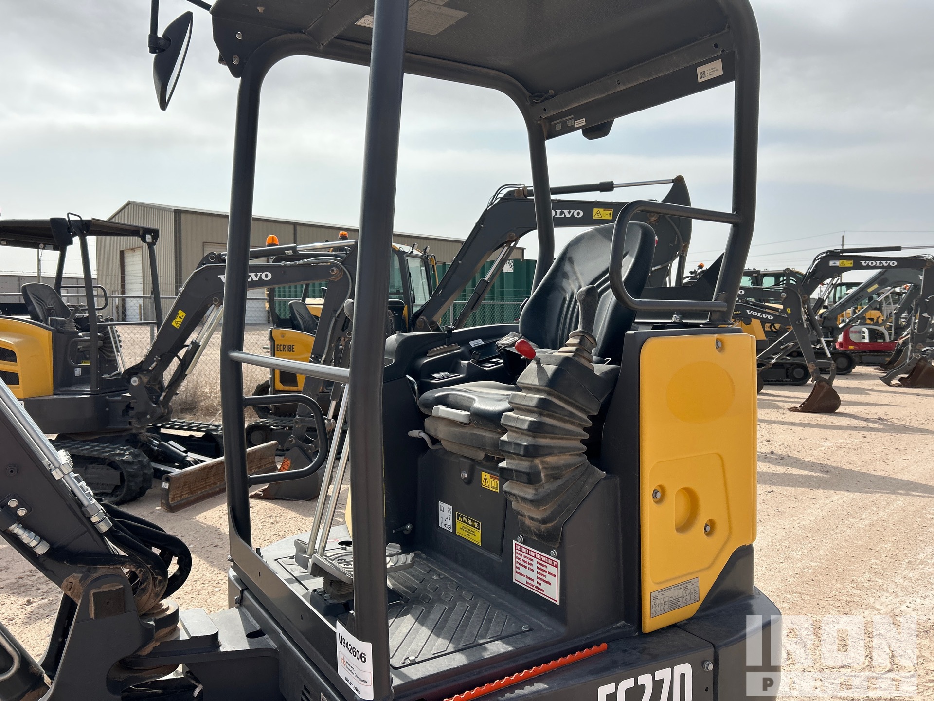 2023 Volvo EC27D
