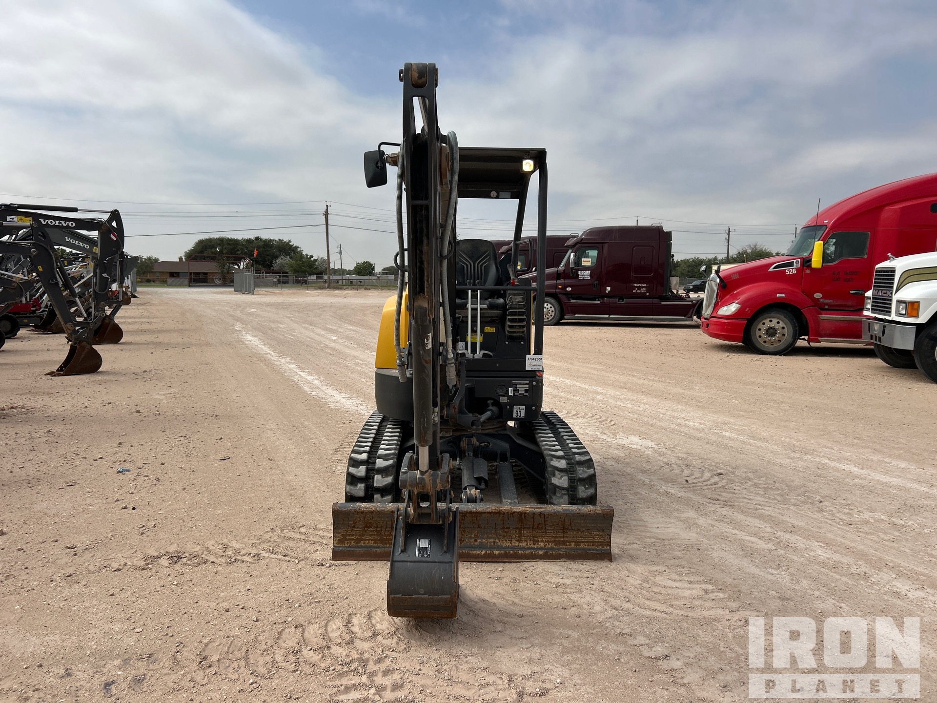 2023 Volvo EC27D