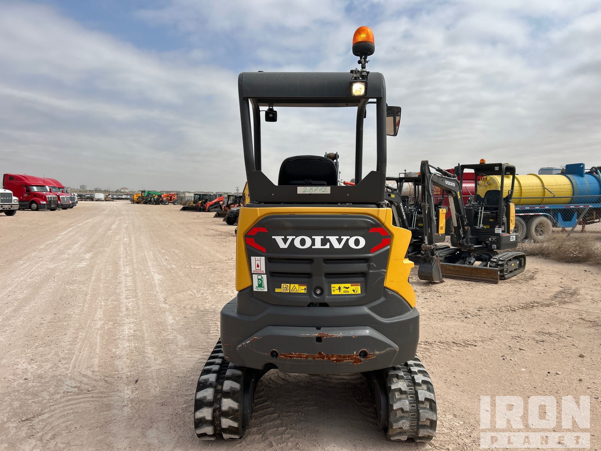 2023 Volvo EC27D