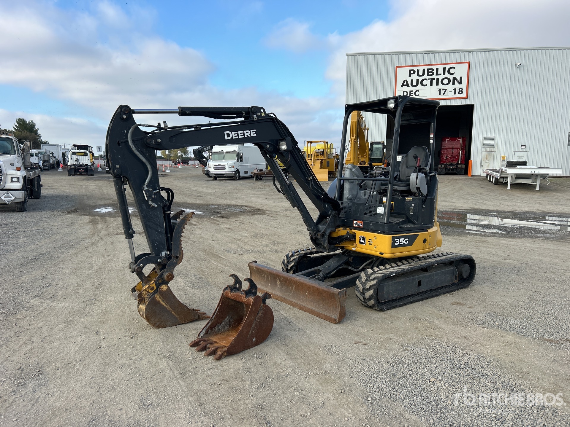 General Appearance with Picture, Left Front Corner