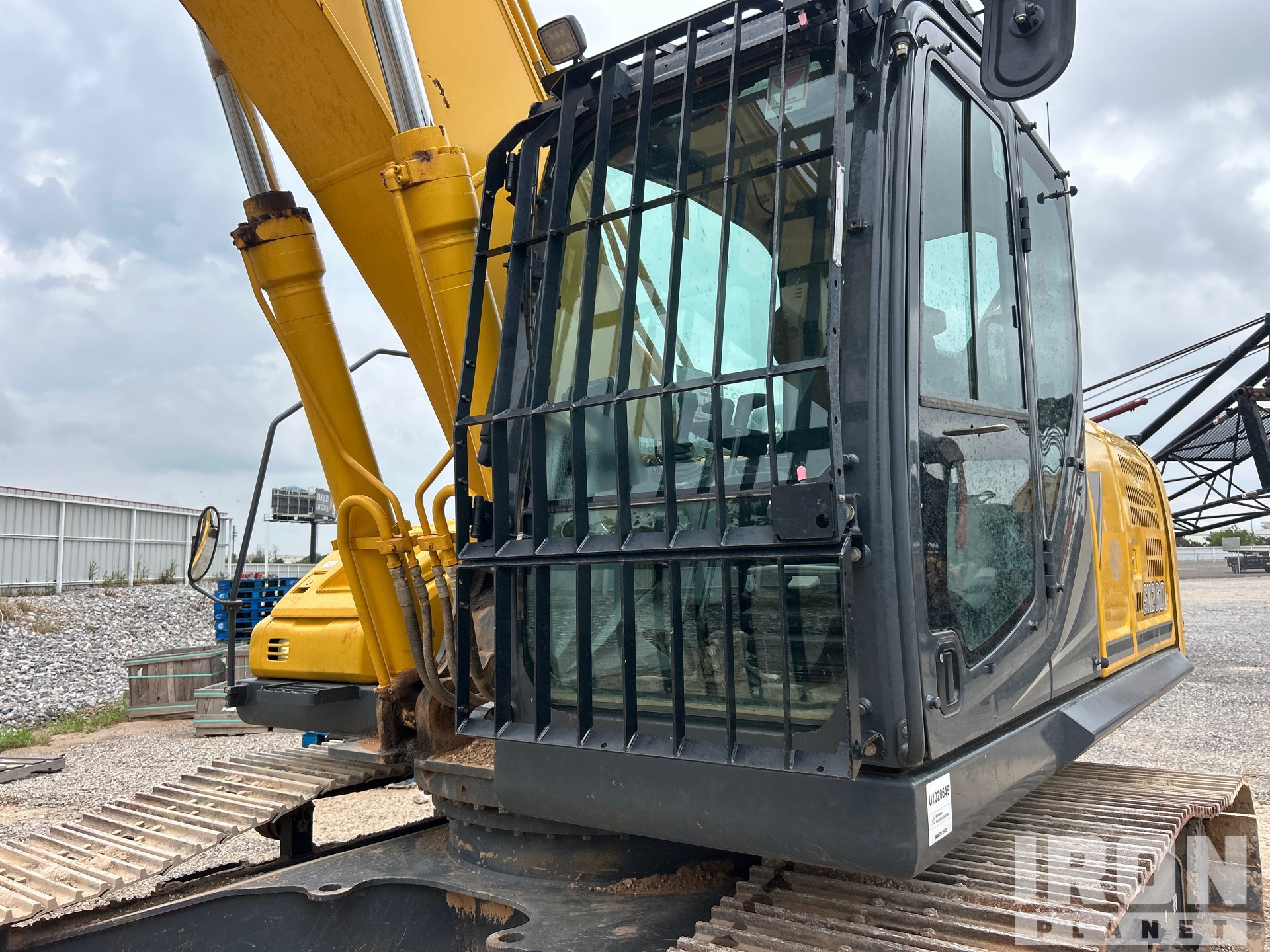 2022 Kobelco SK260LC-11