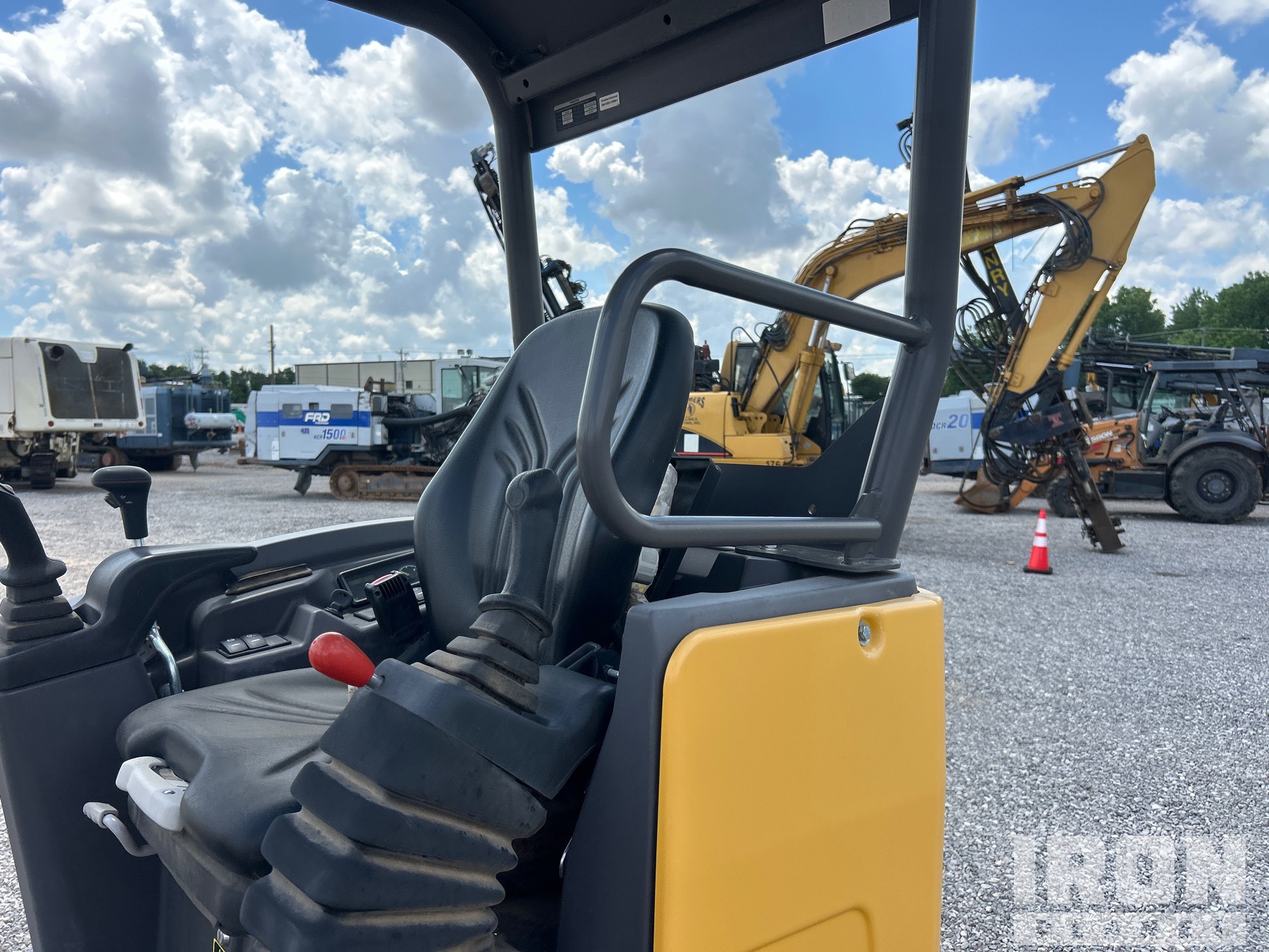 2021 Volvo EC27D