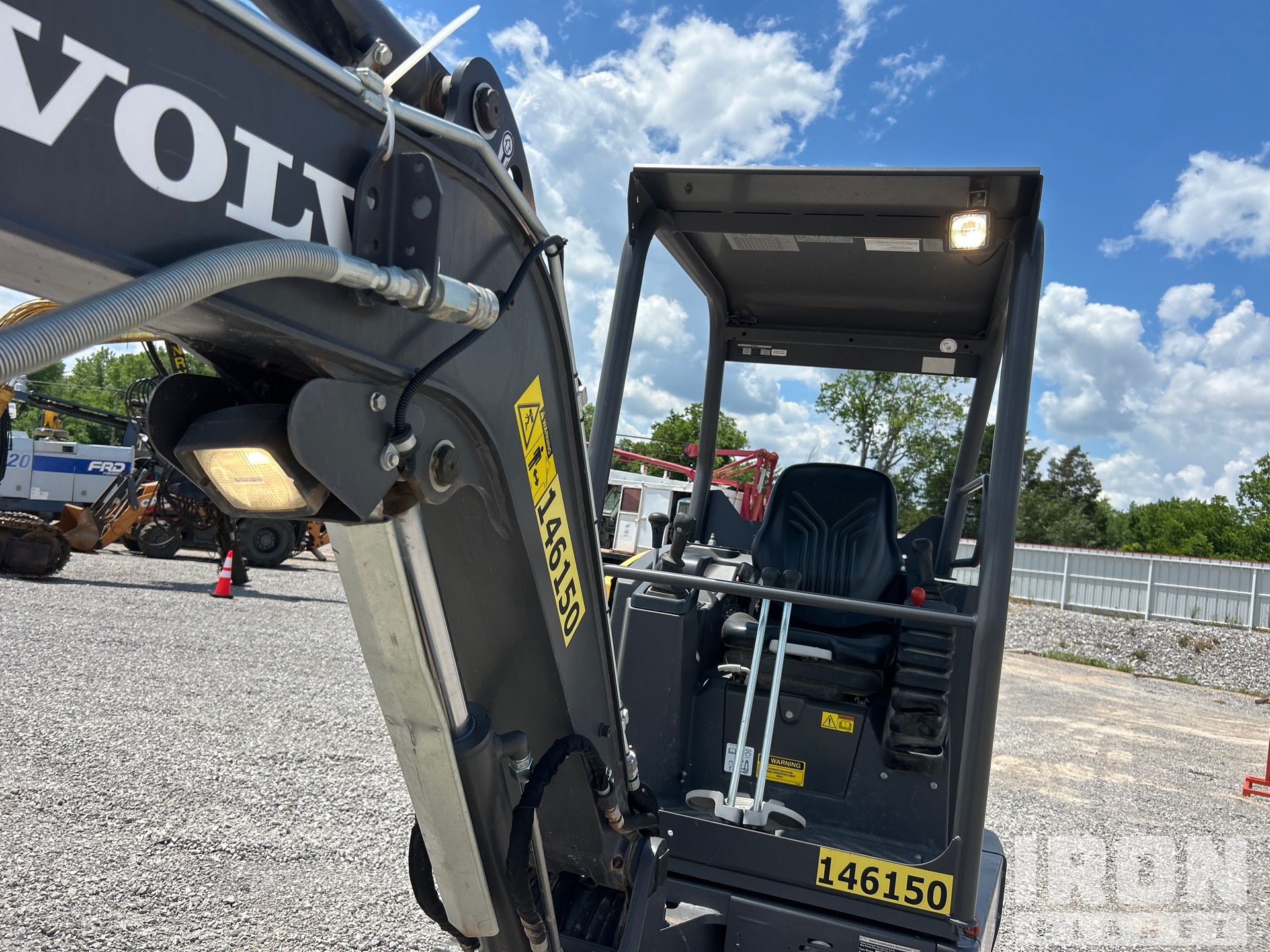 2022 Volvo EC27D