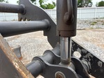 Hydraulics with Thumb Cylinder