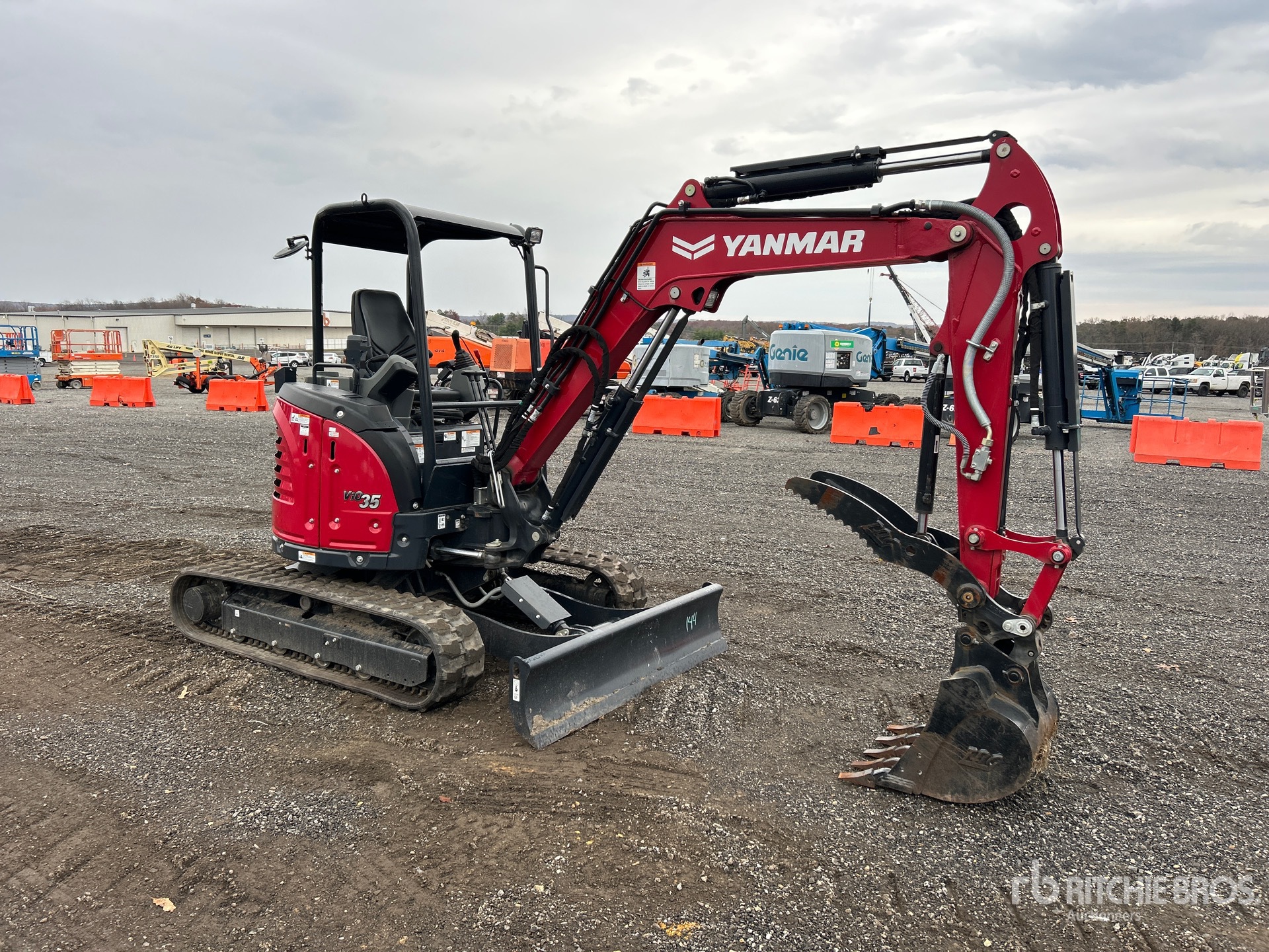 General Appearance with Picture, Right Front Corner