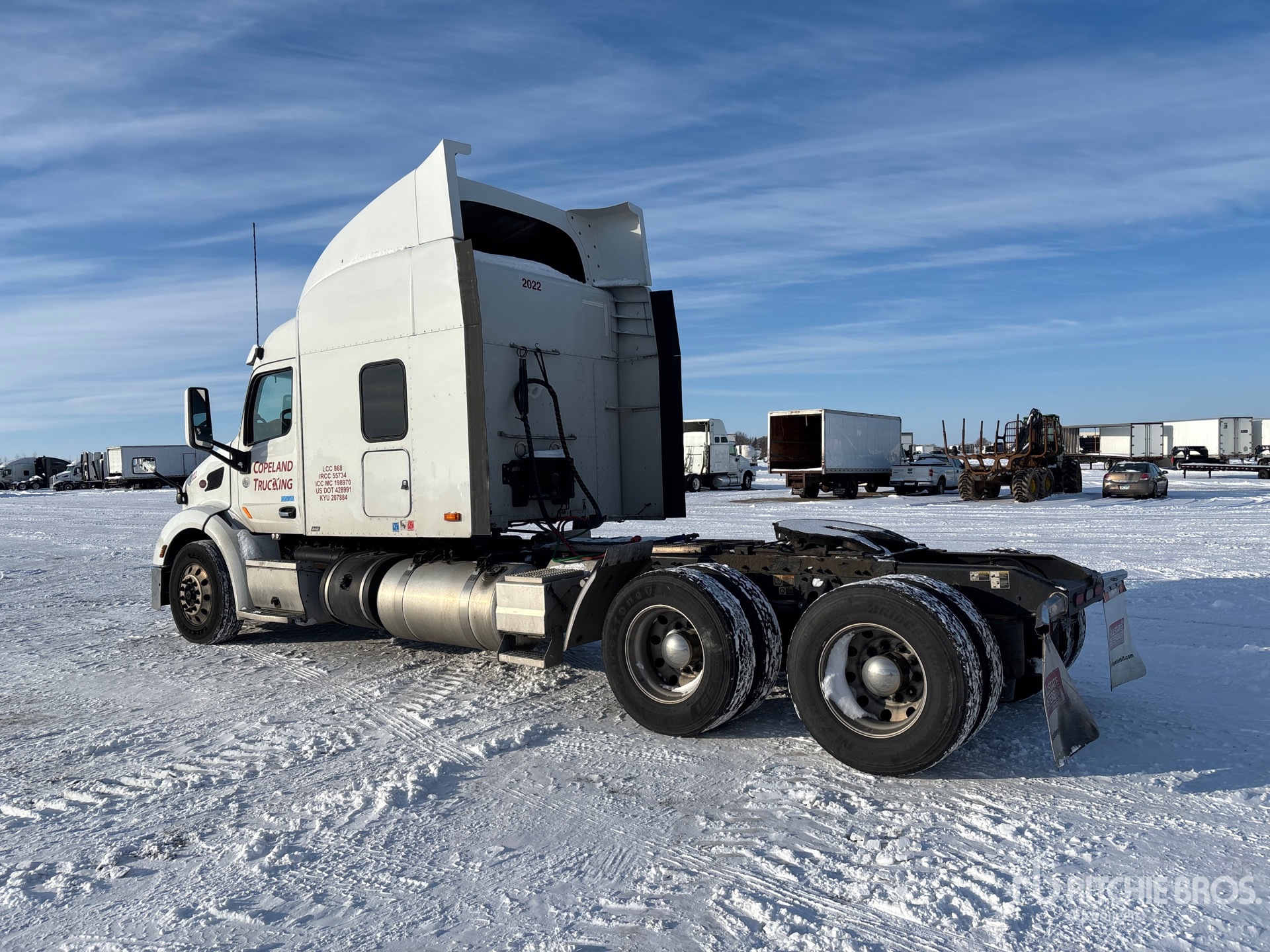 General Appearance with Foto, angolo posteriore sinistro