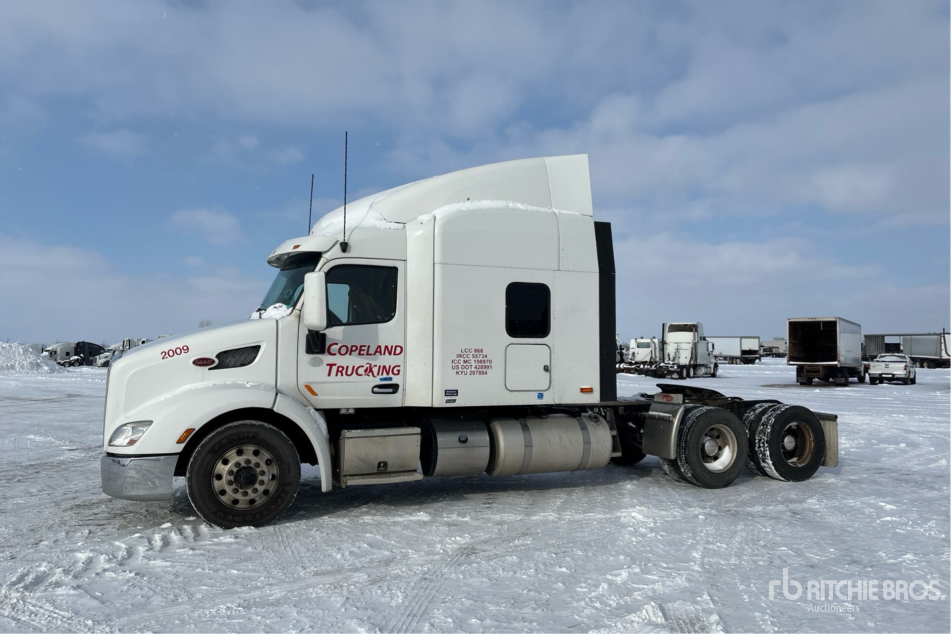 General Appearance with Foto, angolo anteriore sinistro