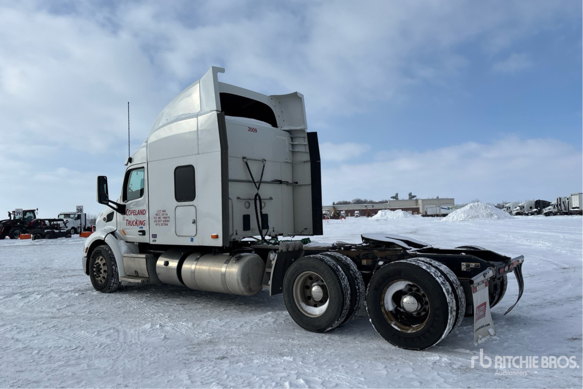 General Appearance with Foto, angolo posteriore sinistro