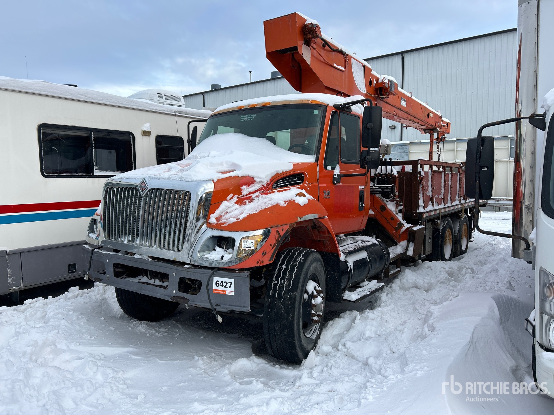 General Appearance with Bild, Ecke vorne links