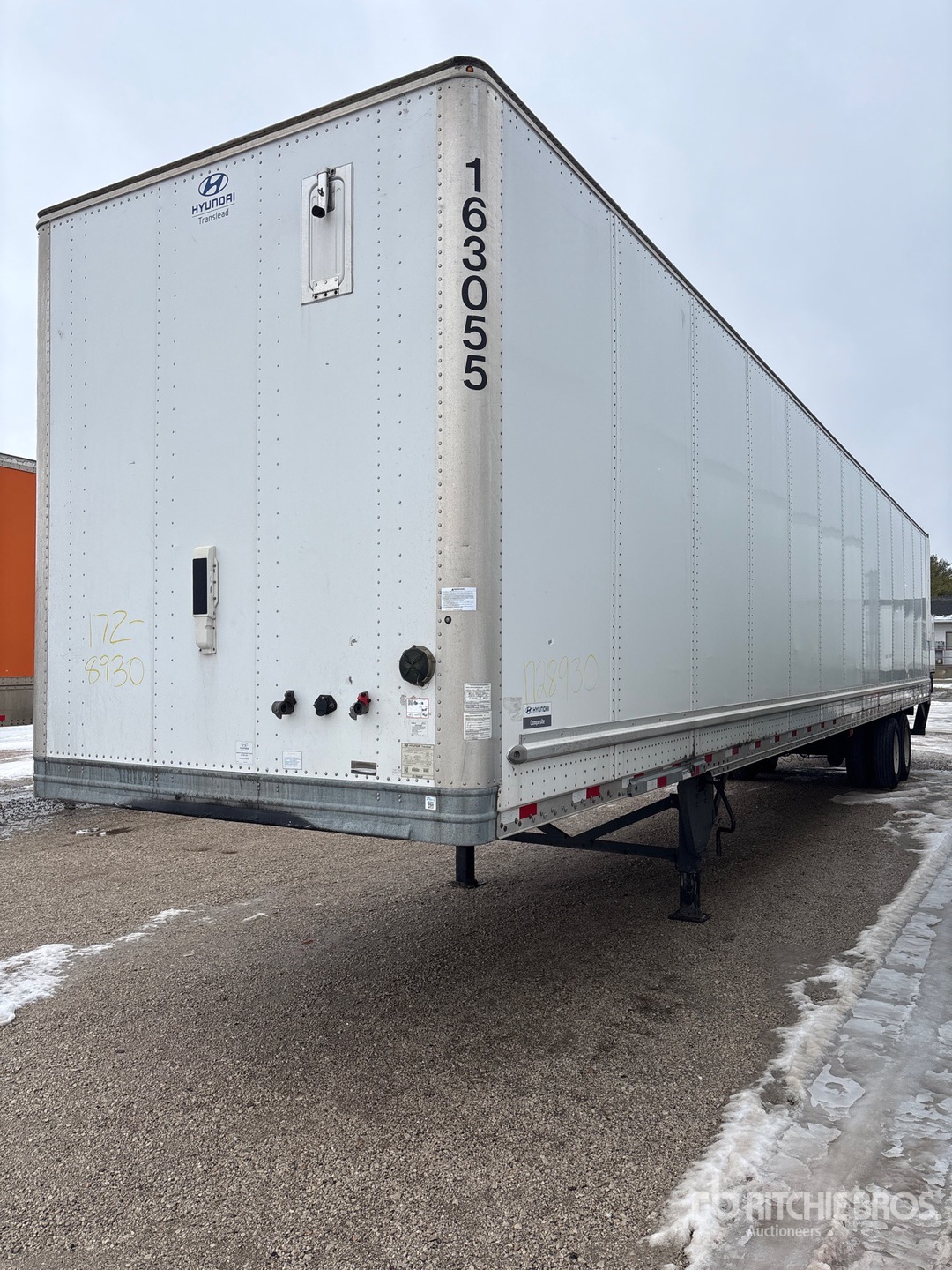 General Appearance with Bild, Ecke vorne links