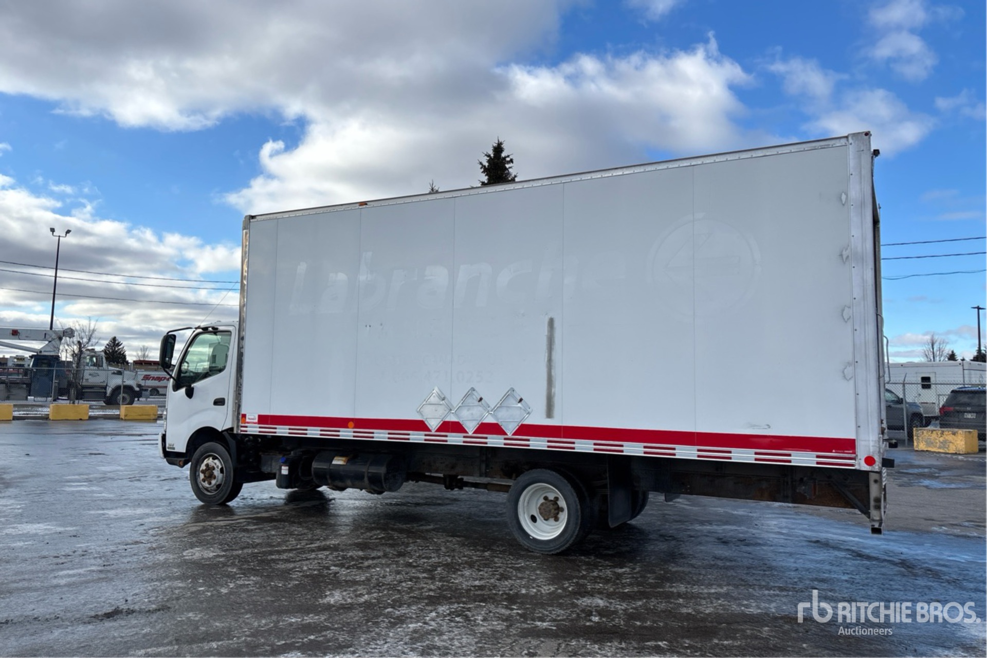 Aspect général with Image, coin arrière gauche