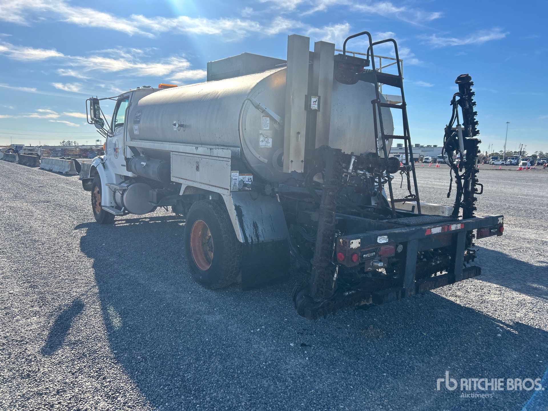 General Appearance with Imagen: esquina trasera izquierda