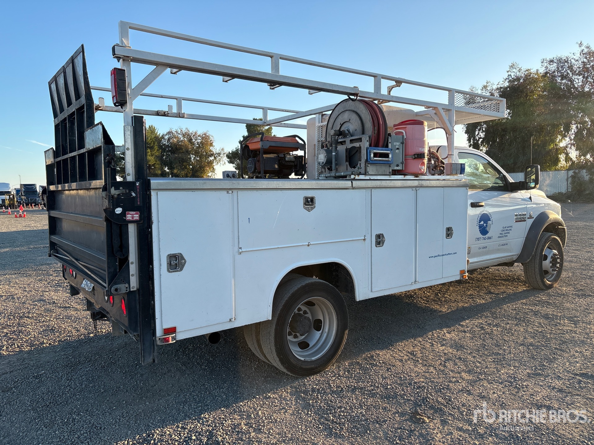 General Appearance with Picture, Right Rear Corner