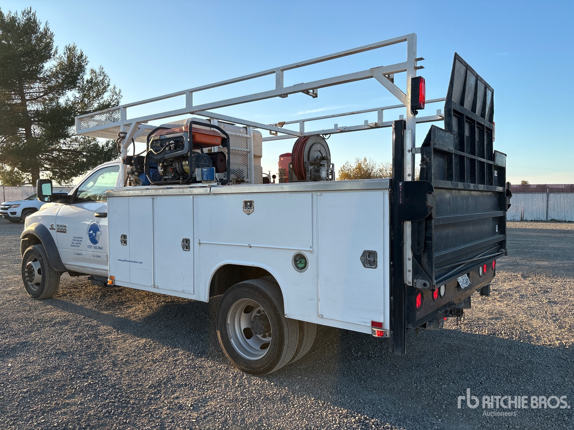 General Appearance with Picture, Left Rear Corner