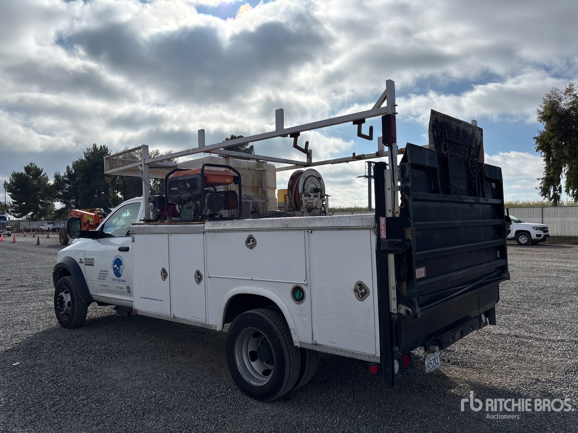 General Appearance with Picture, Left Rear Corner