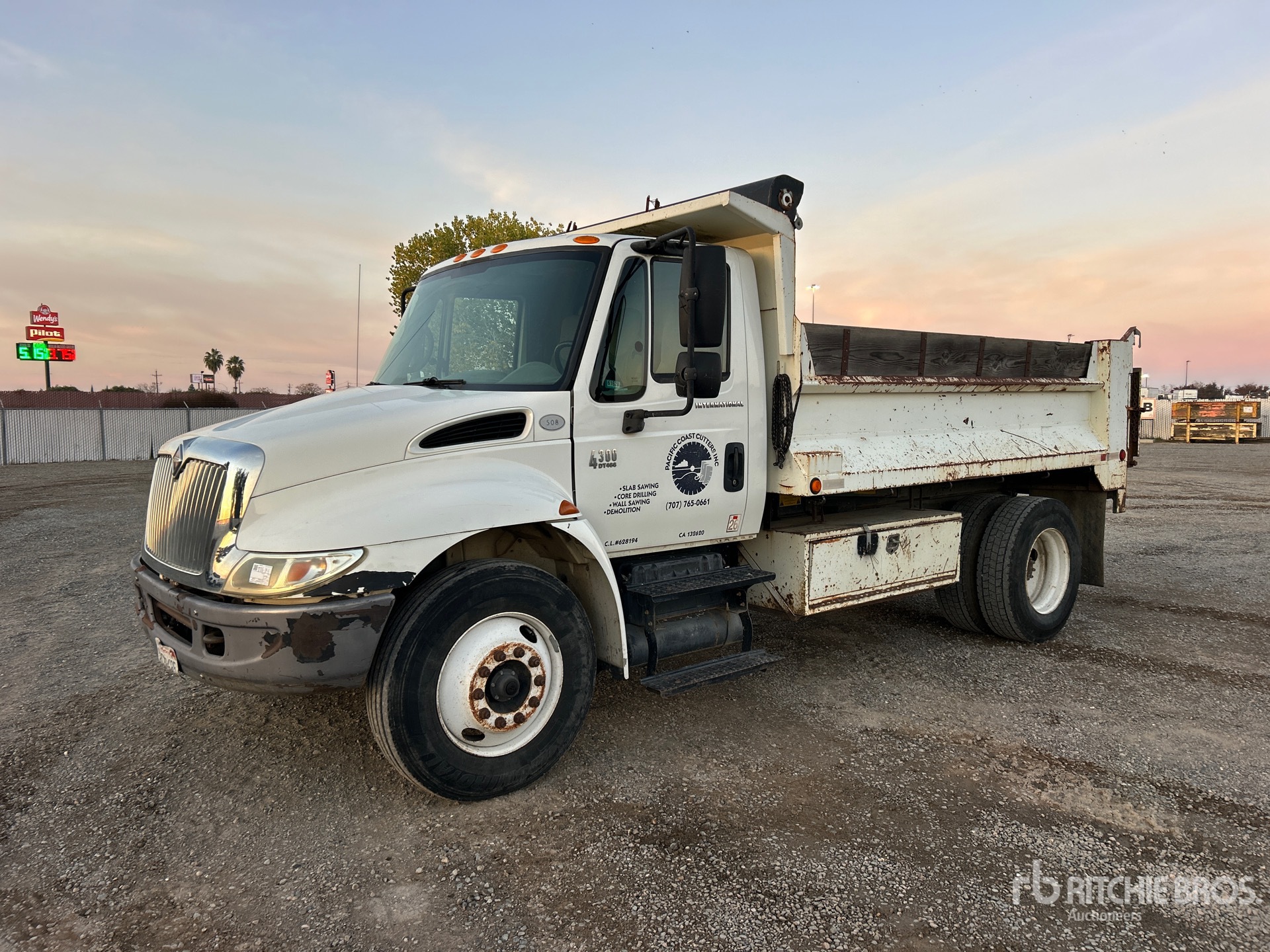 General Appearance with Featured Photo