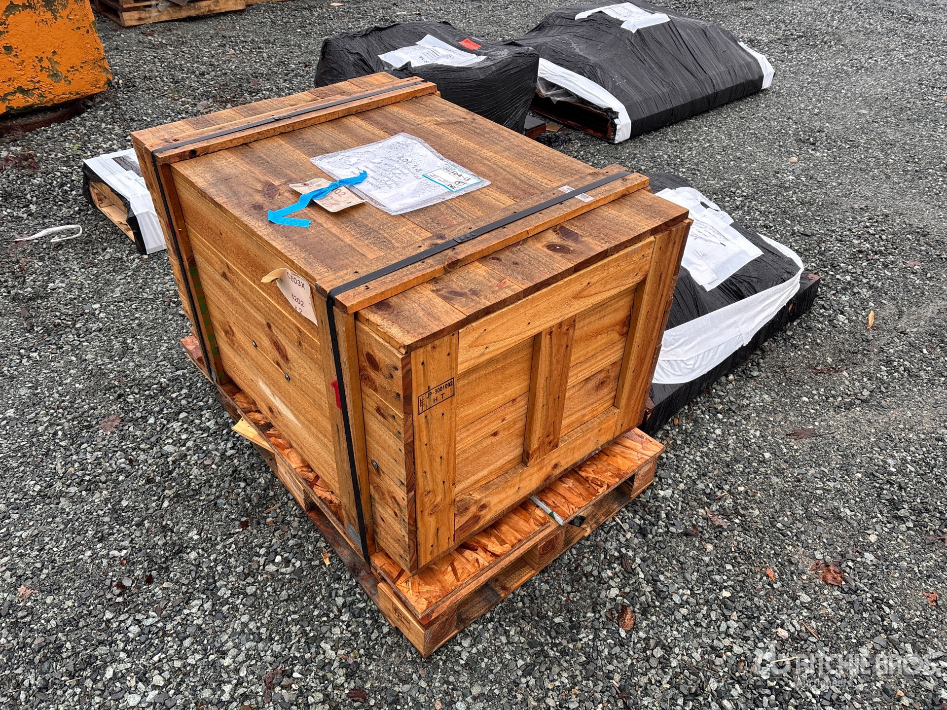 General Appearance with Picture, Right Rear Corner