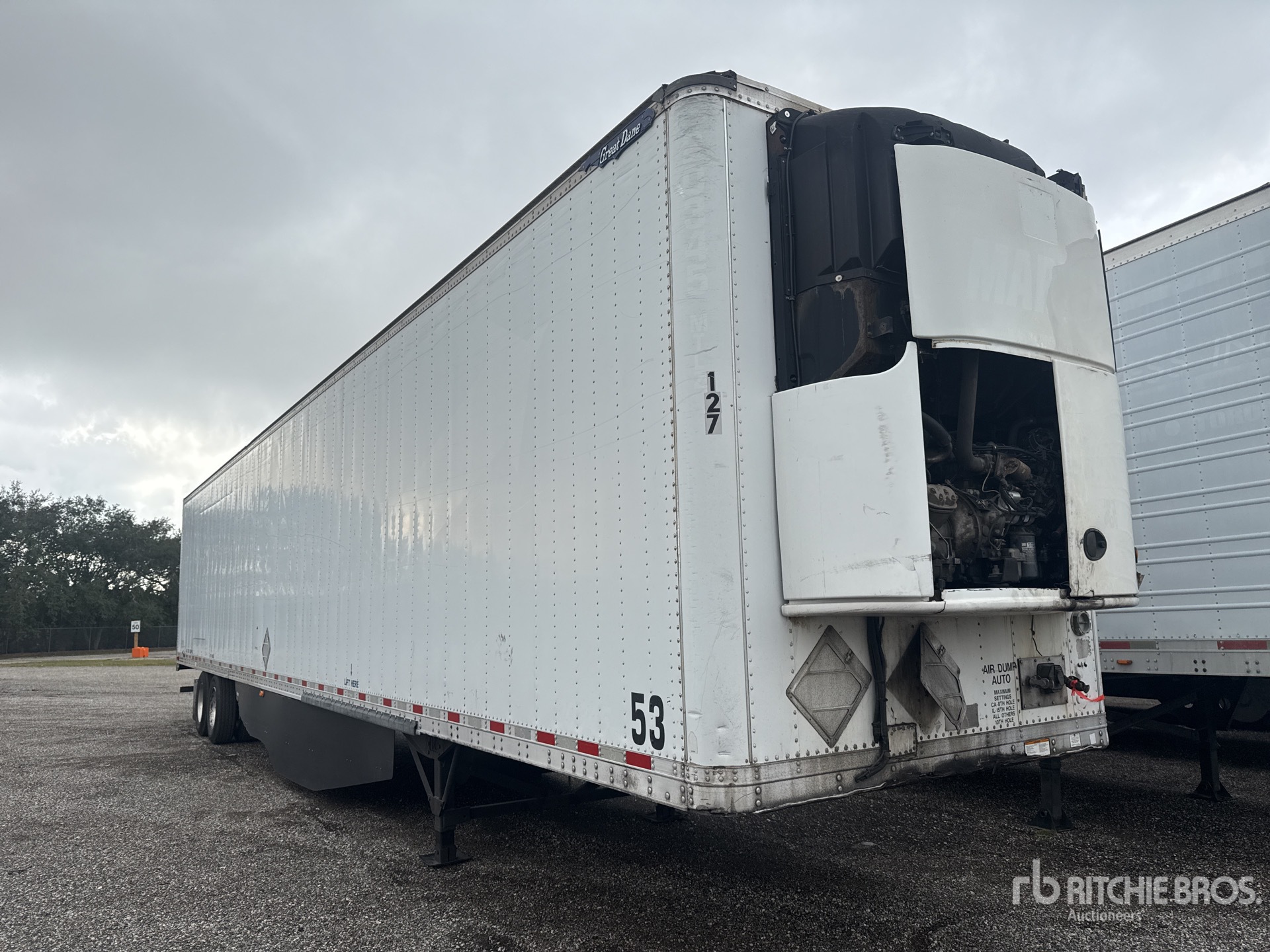 Aspect général with Image, coin avant droit