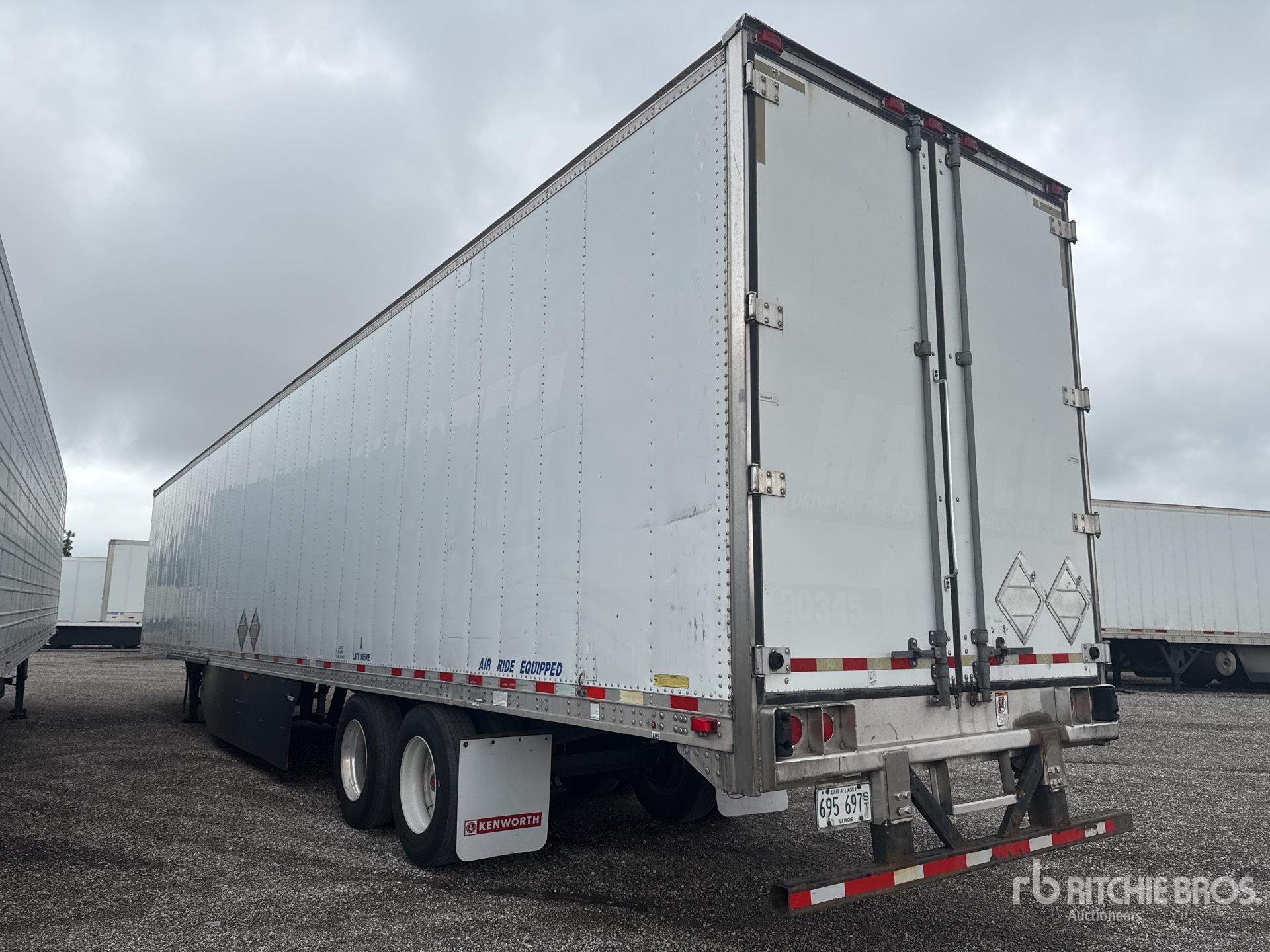 Aspect général with Image, coin arrière gauche