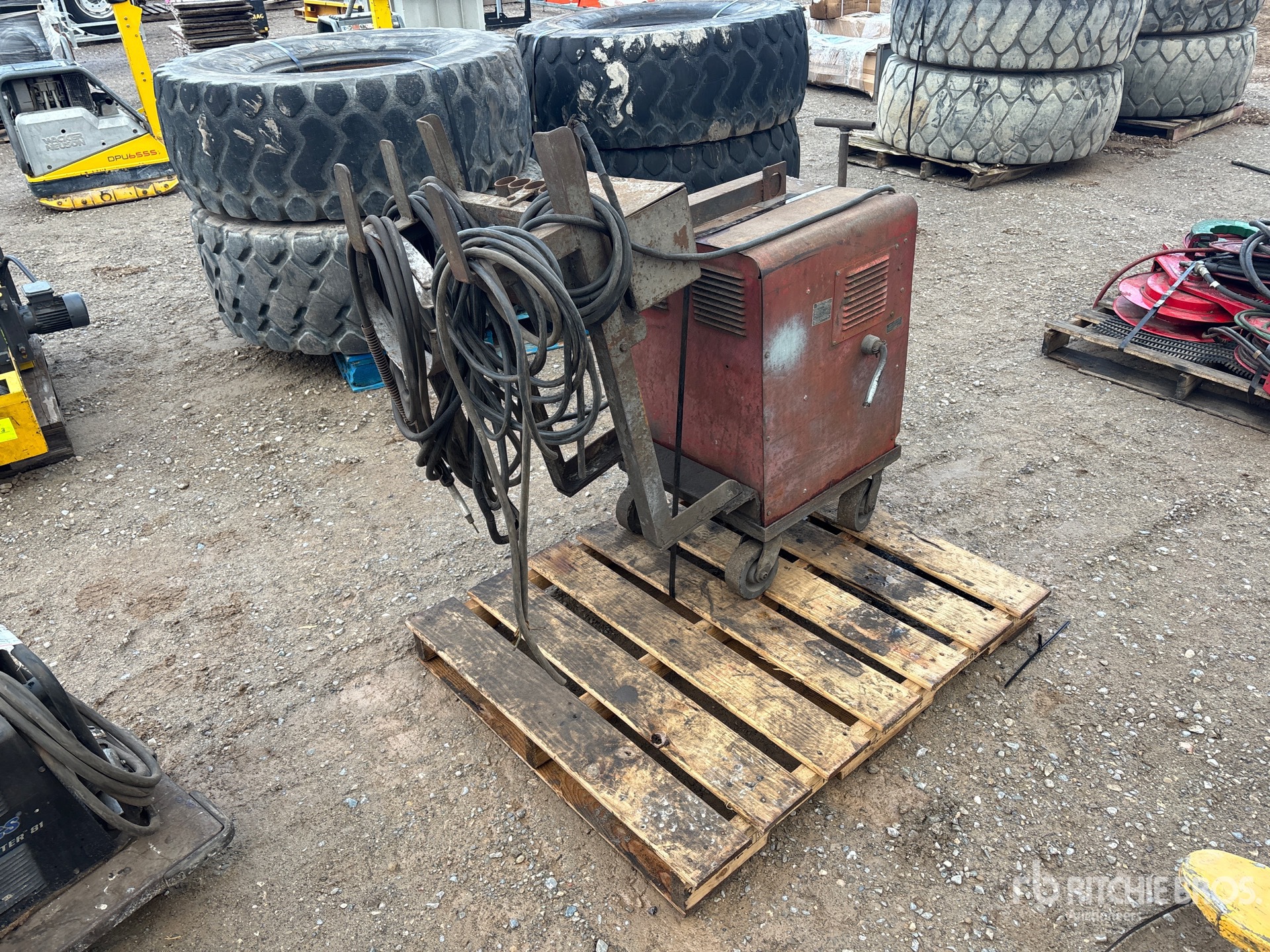 Aspect général with Image, coin arrière droit