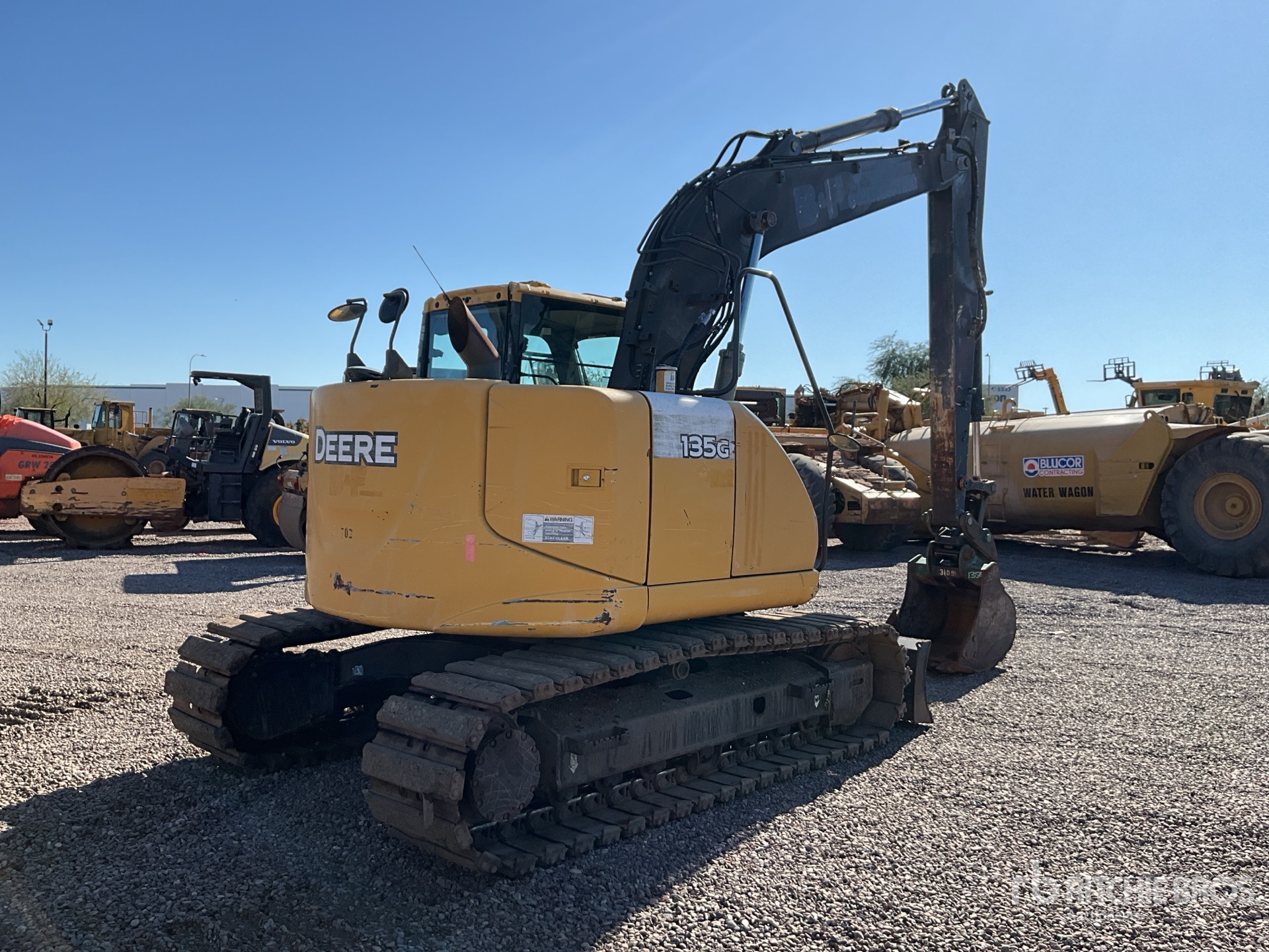 Aspect général with Image, coin arrière droit