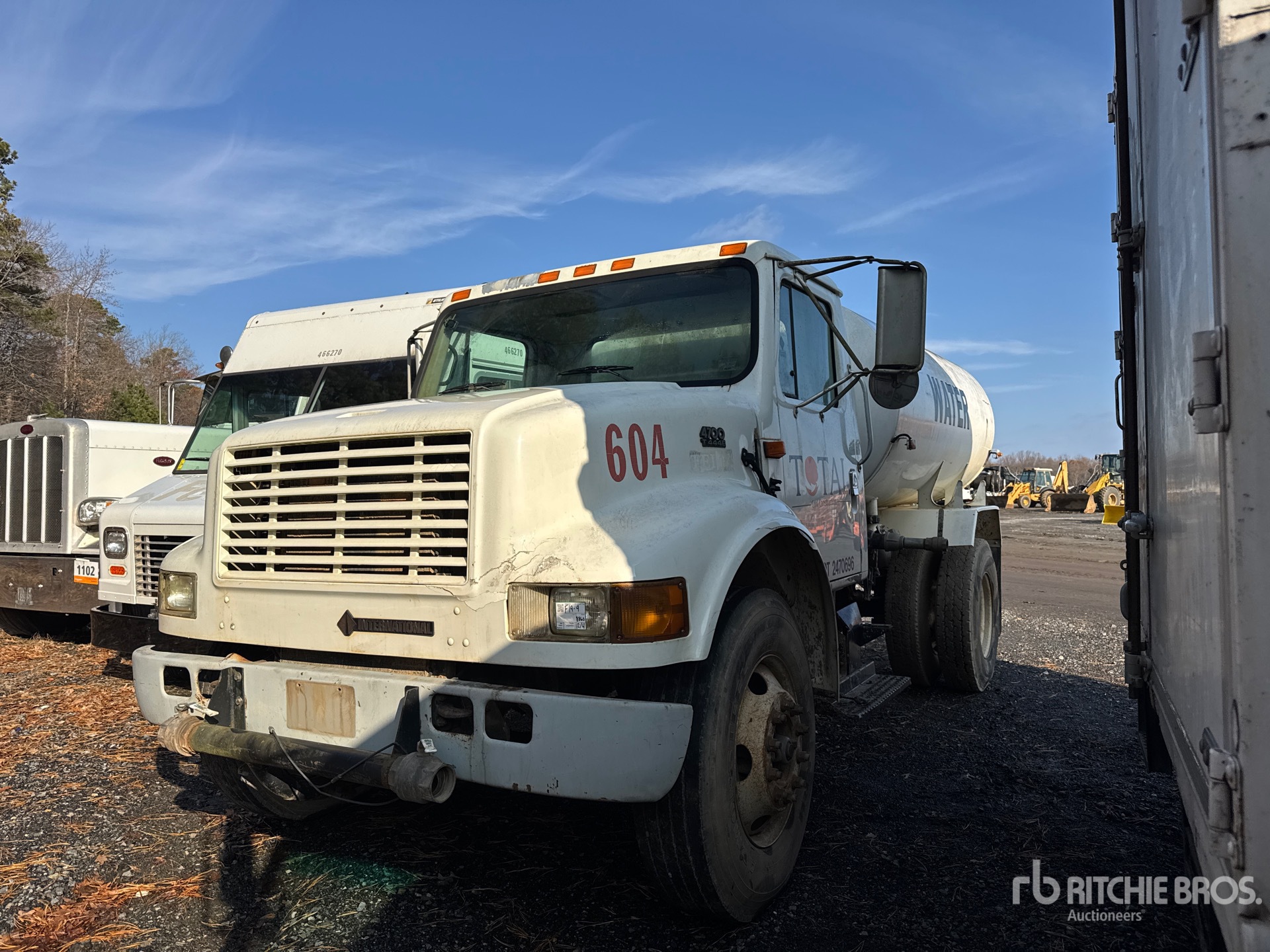 General Appearance with Bild, Ecke vorne links