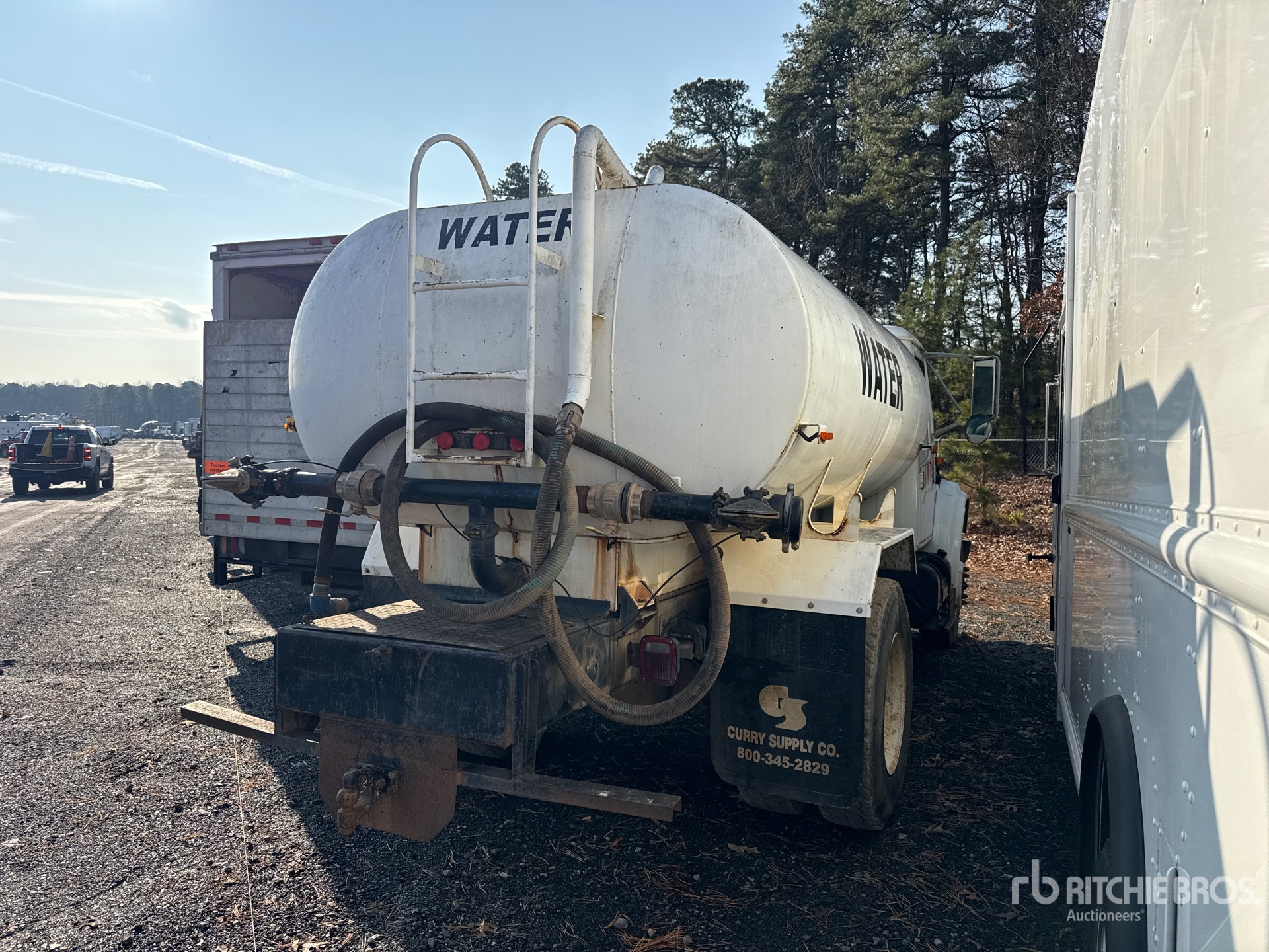 General Appearance with Bild, Ecke hinten rechts