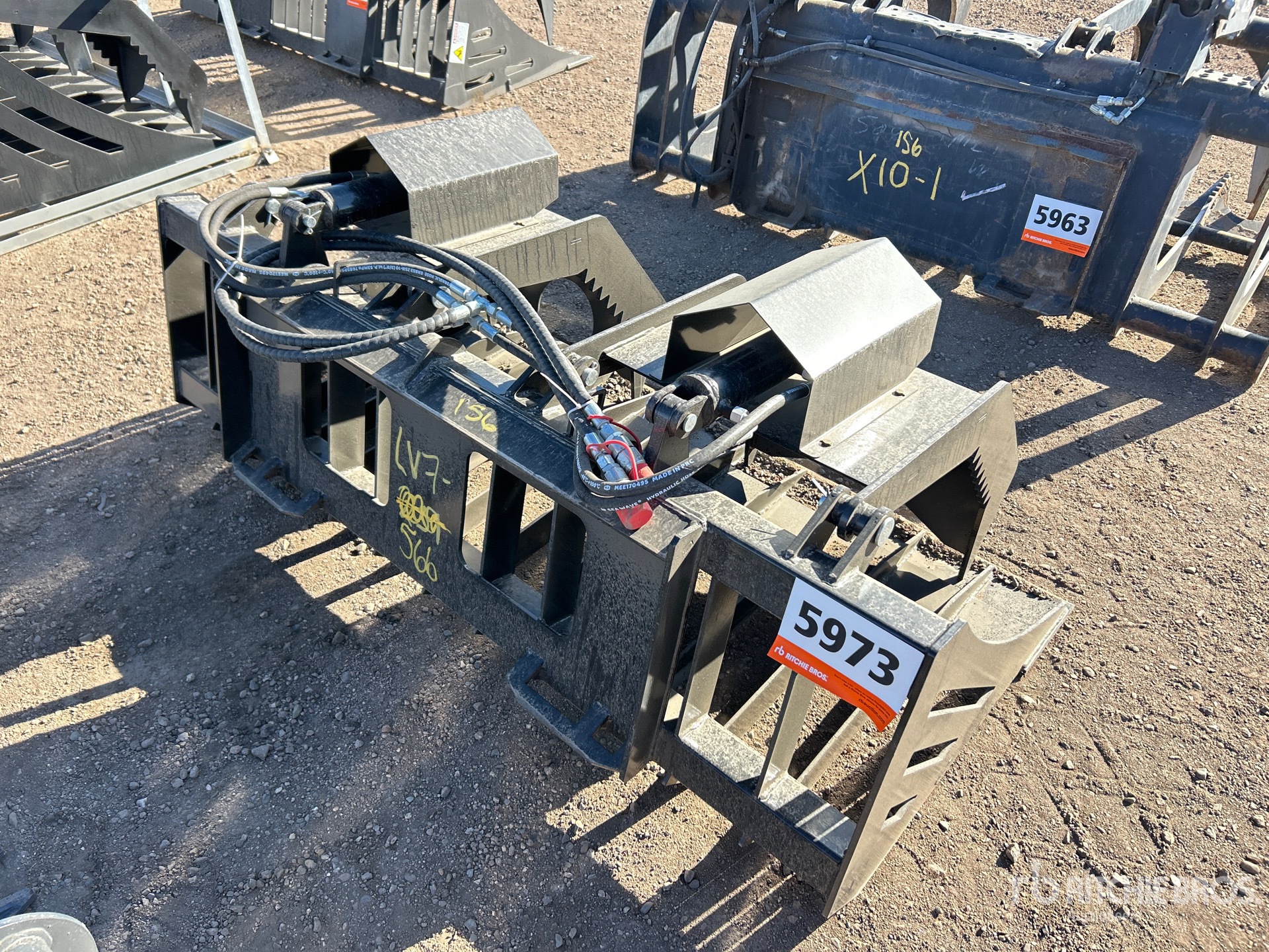 Aspect général with Image, coin arrière droit