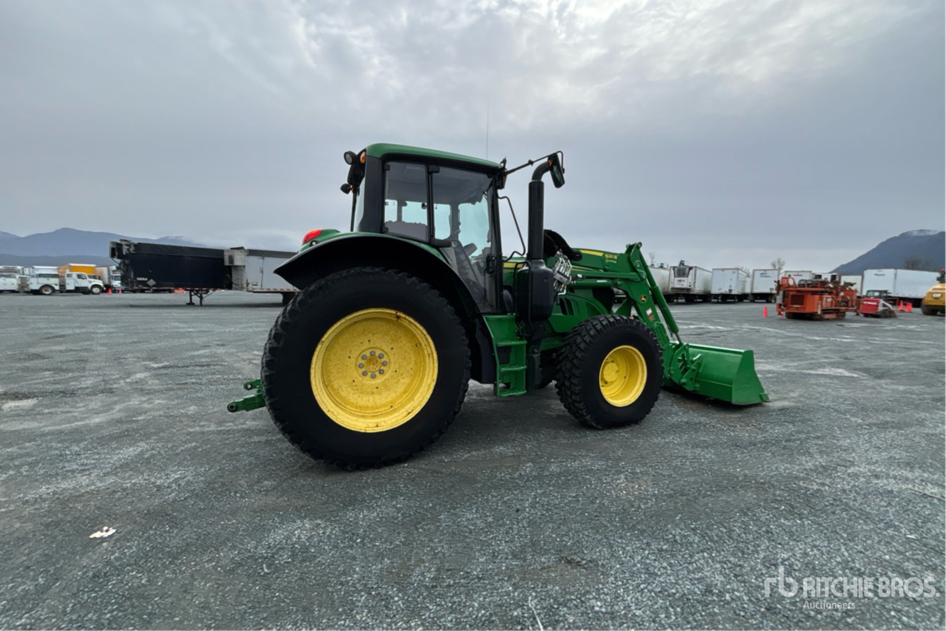 Aspect général with Image, coin arrière droit