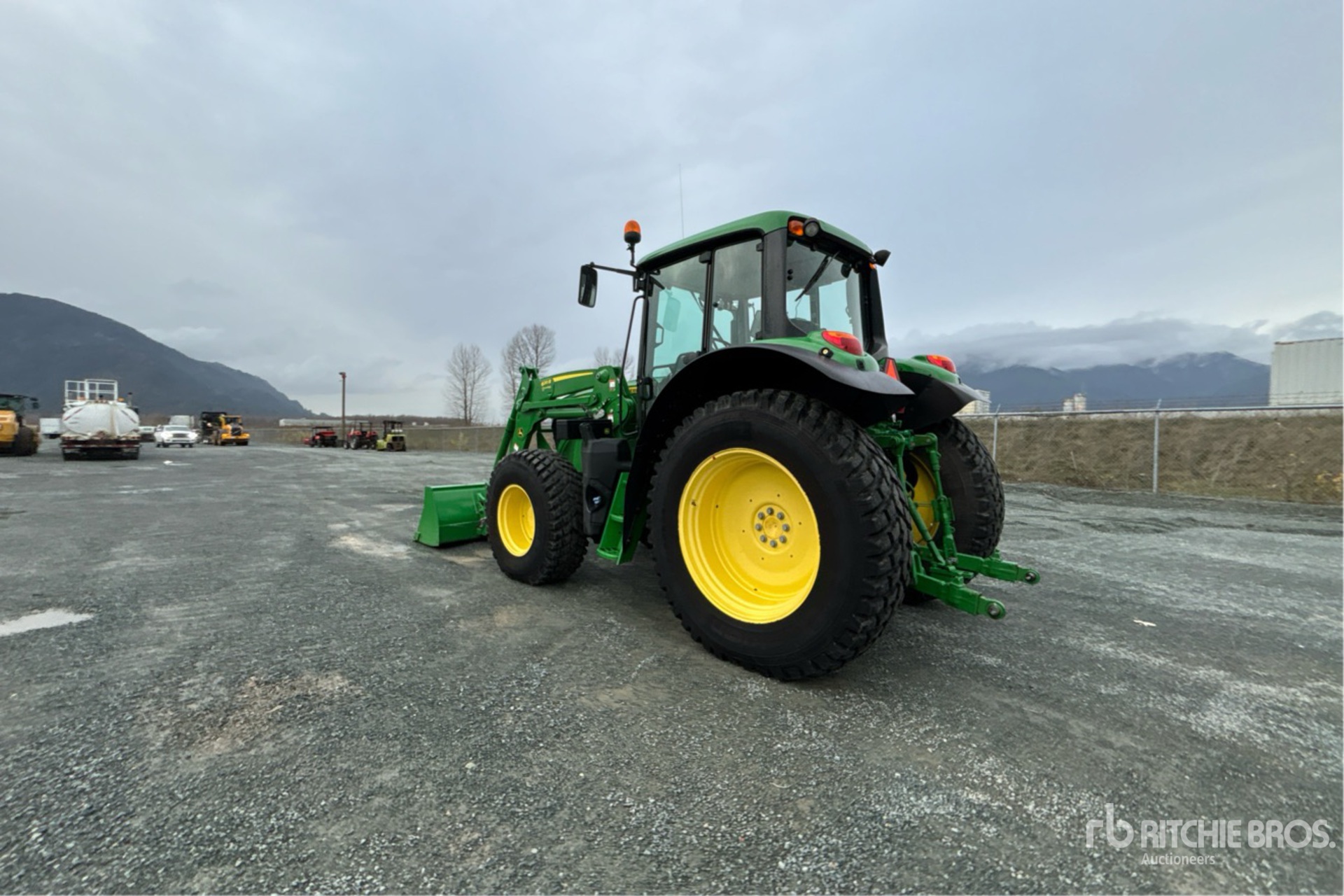 Aspect général with Image, coin arrière gauche