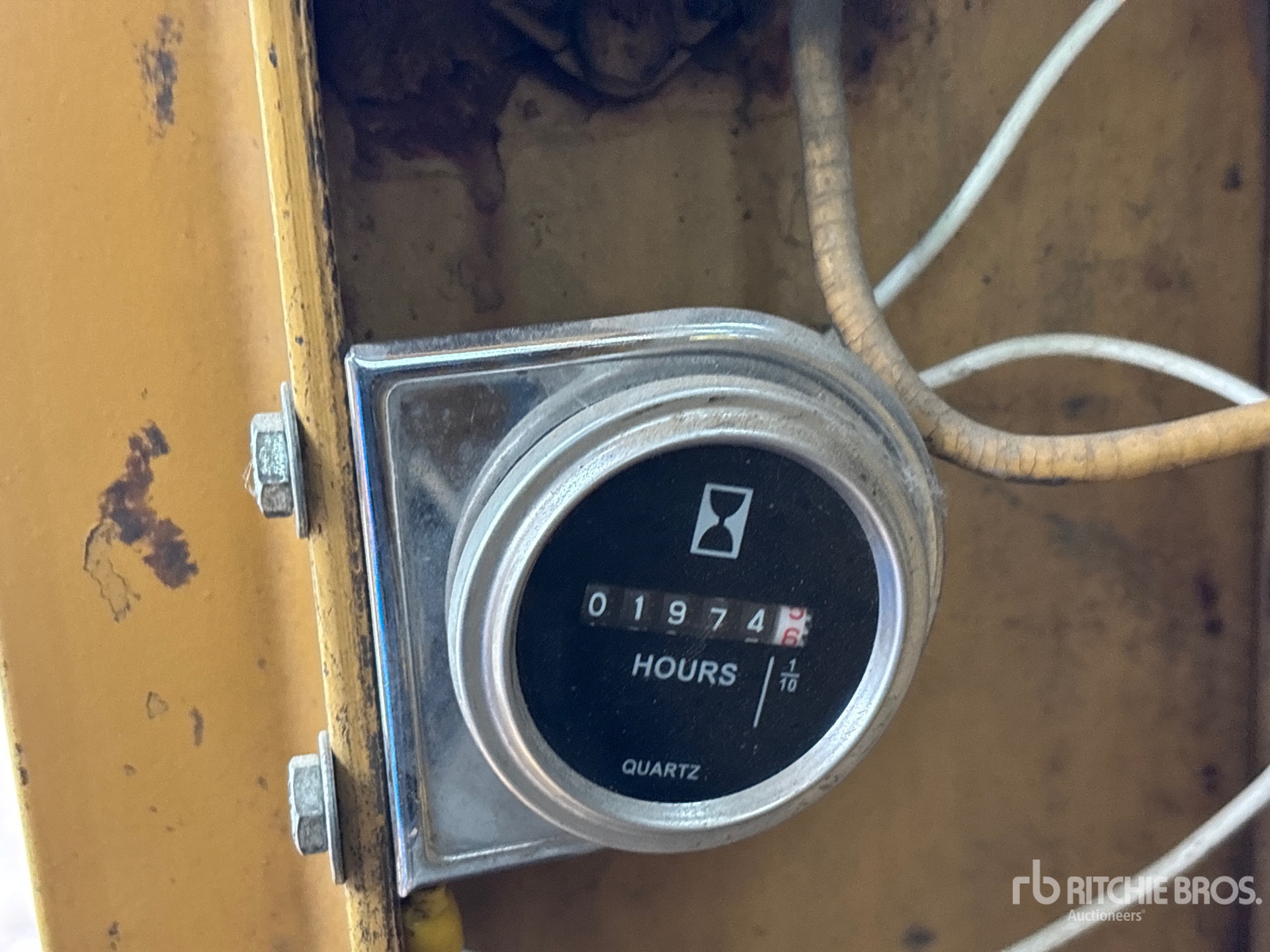 General Appearance with Hour Meter / Odometer