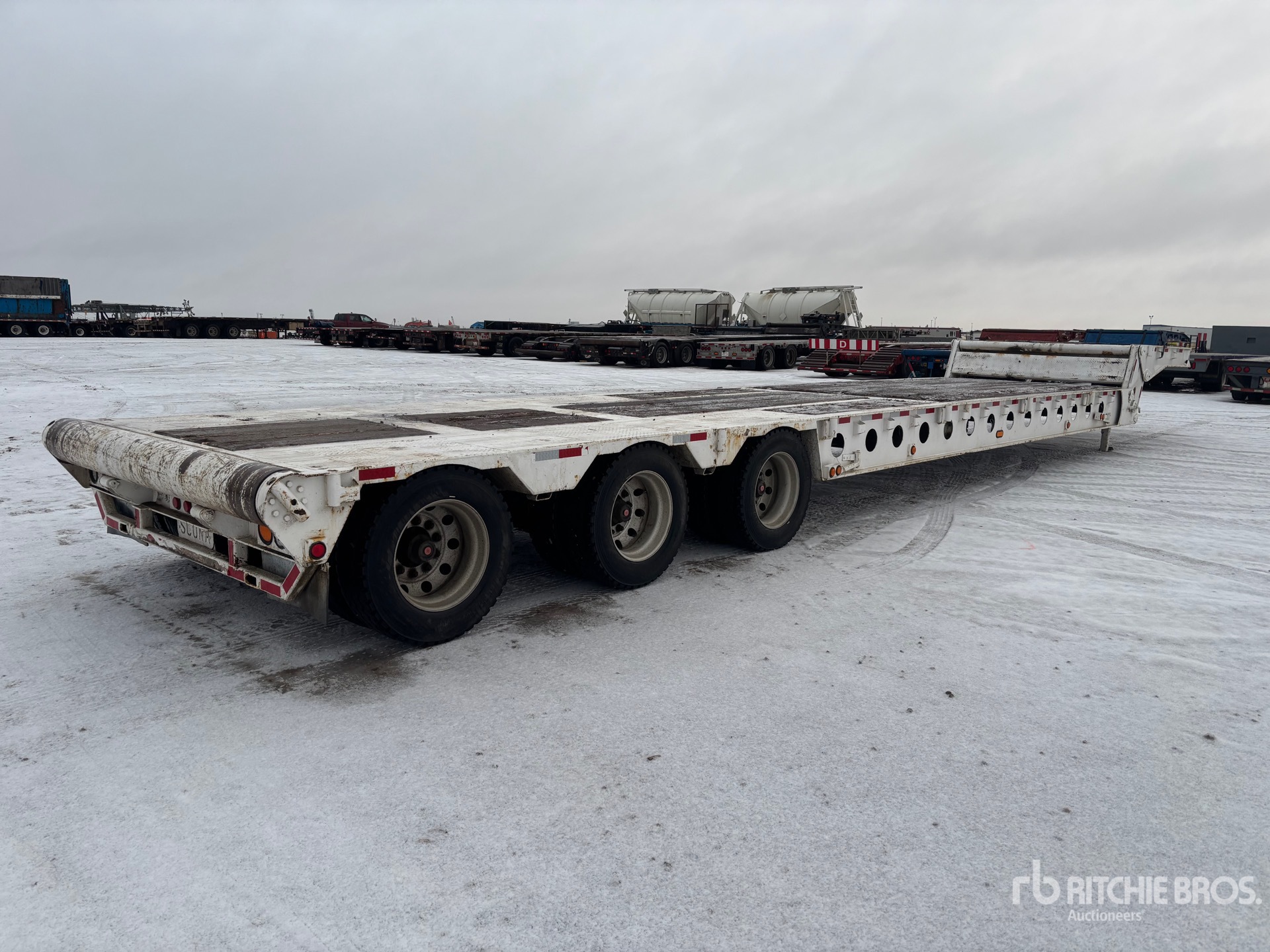 General Appearance with Foto, angolo anteriore sinistro