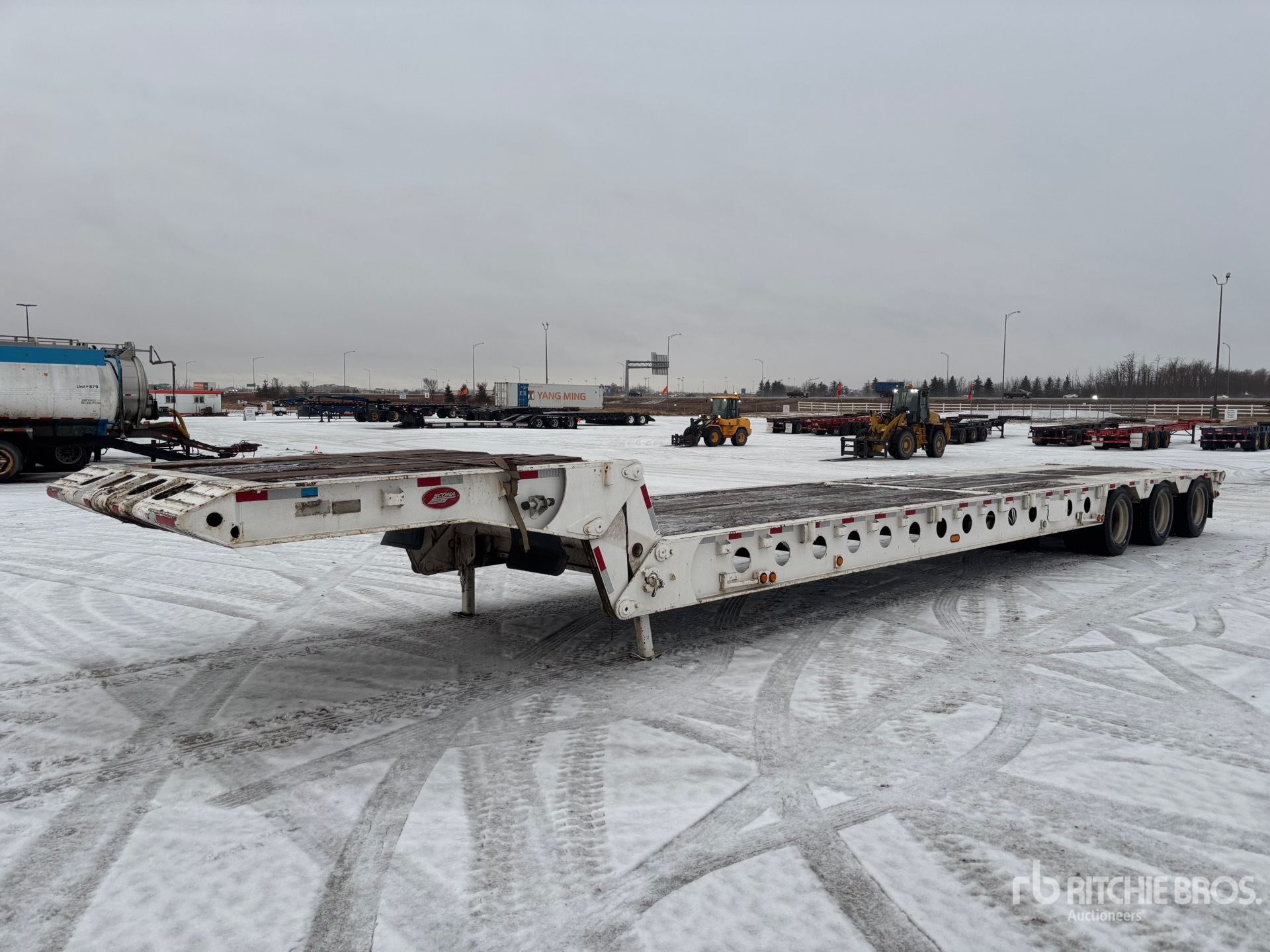 General Appearance with Foto, angolo anteriore sinistro