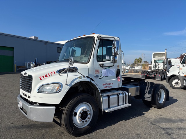 2015 Freightliner M2106 4x2 S/A Day Cab Truck Tractor