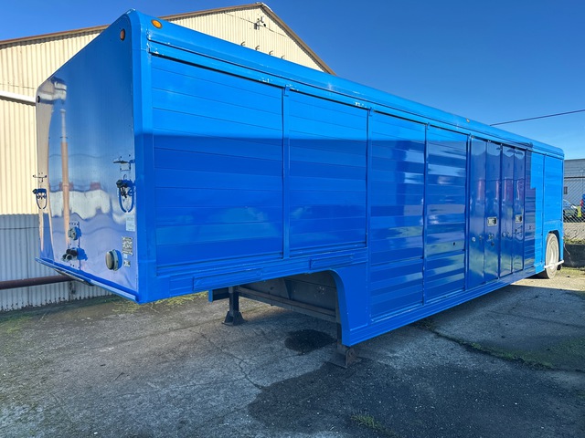 2000 Mickey 16 Bay S/A Beverage Trailer