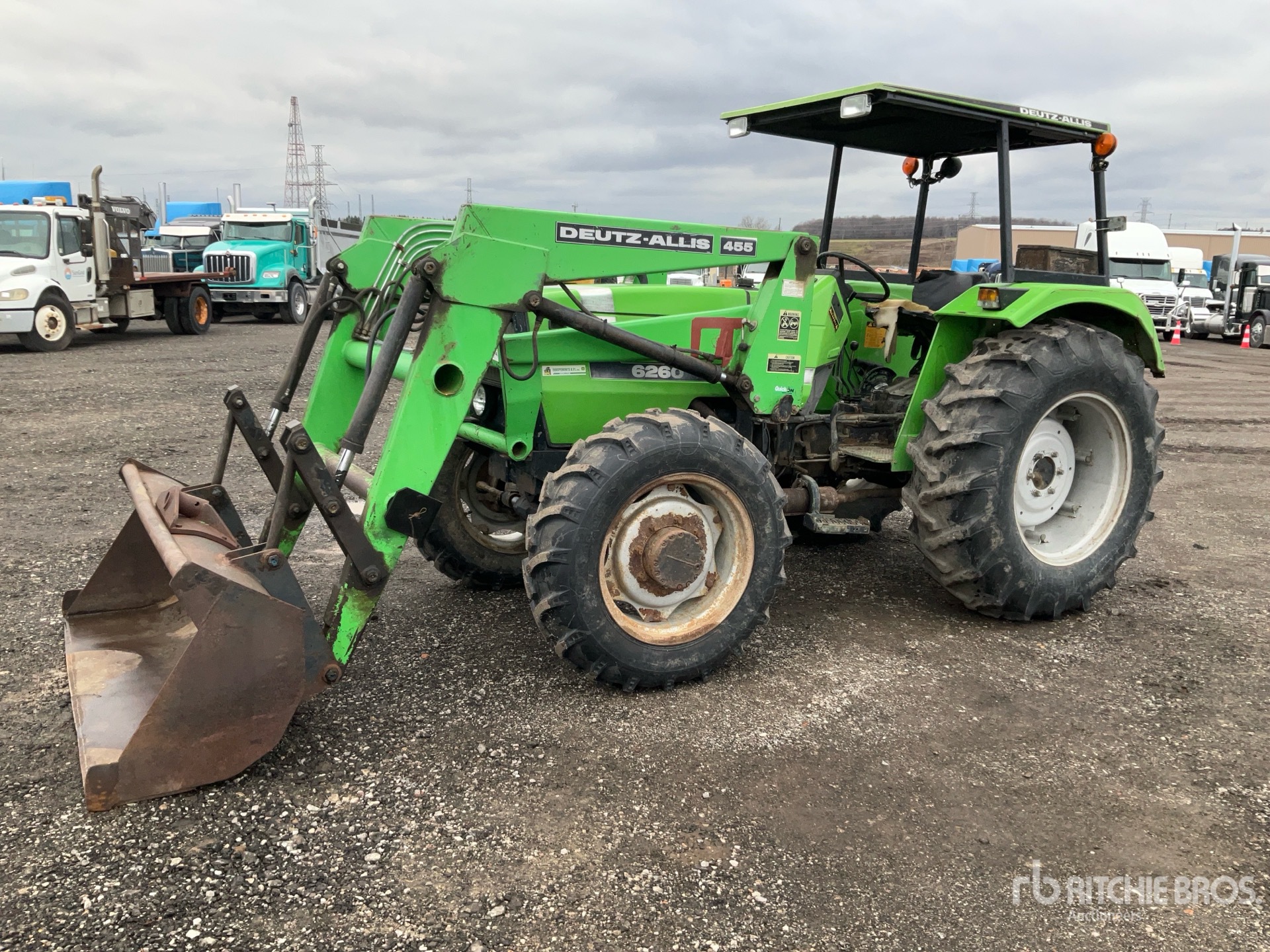 General Appearance with Bild, Ecke vorne links