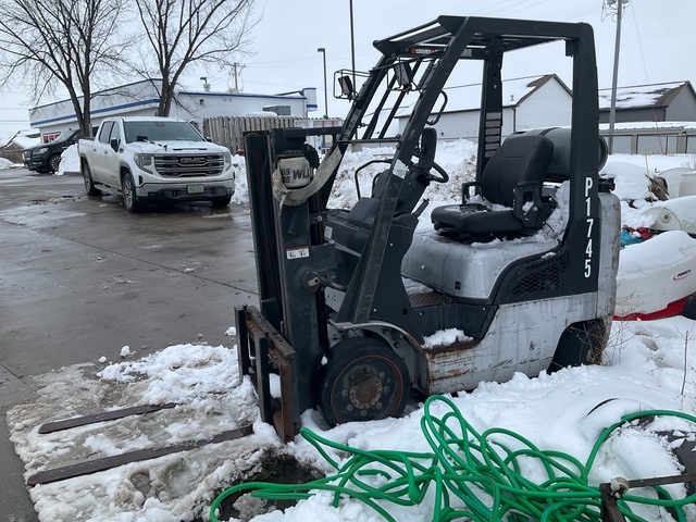 Nissan 3240 lb Cushion Tire Forklift (Inoperable)