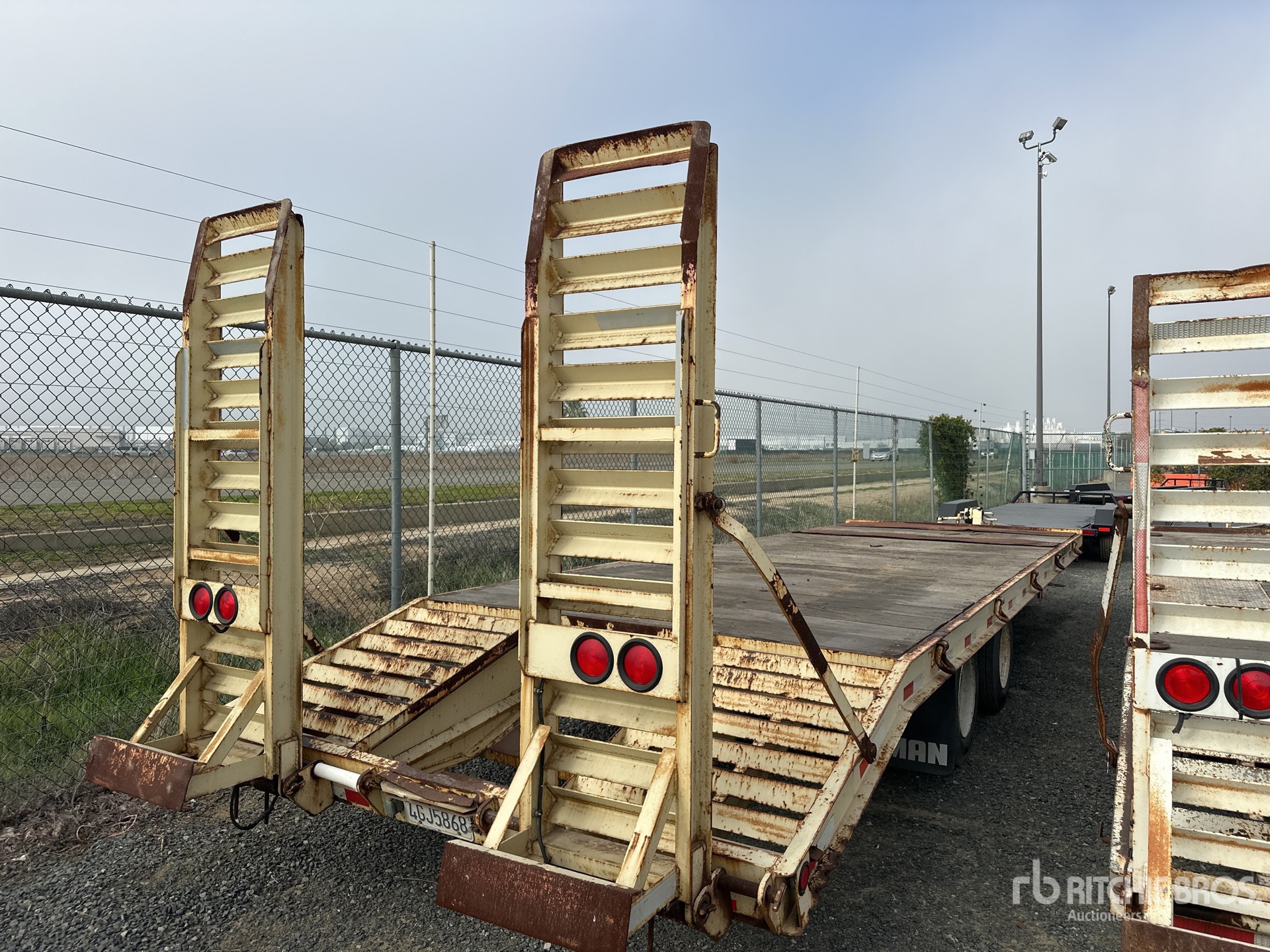 General Appearance with Imagen: esquina trasera derecha