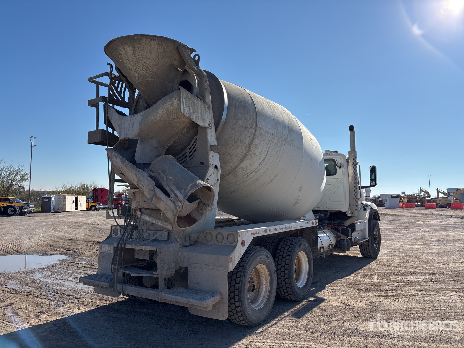 General Appearance with Imagen: esquina trasera derecha