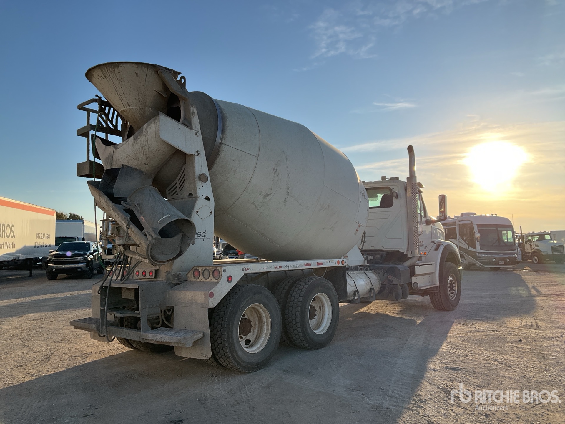 General Appearance with Imagen: esquina trasera derecha