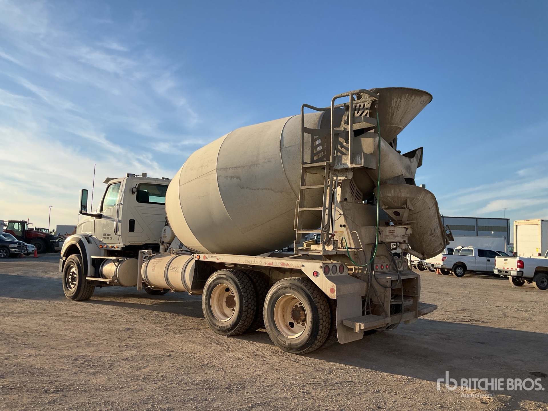 General Appearance with Imagen: esquina trasera izquierda