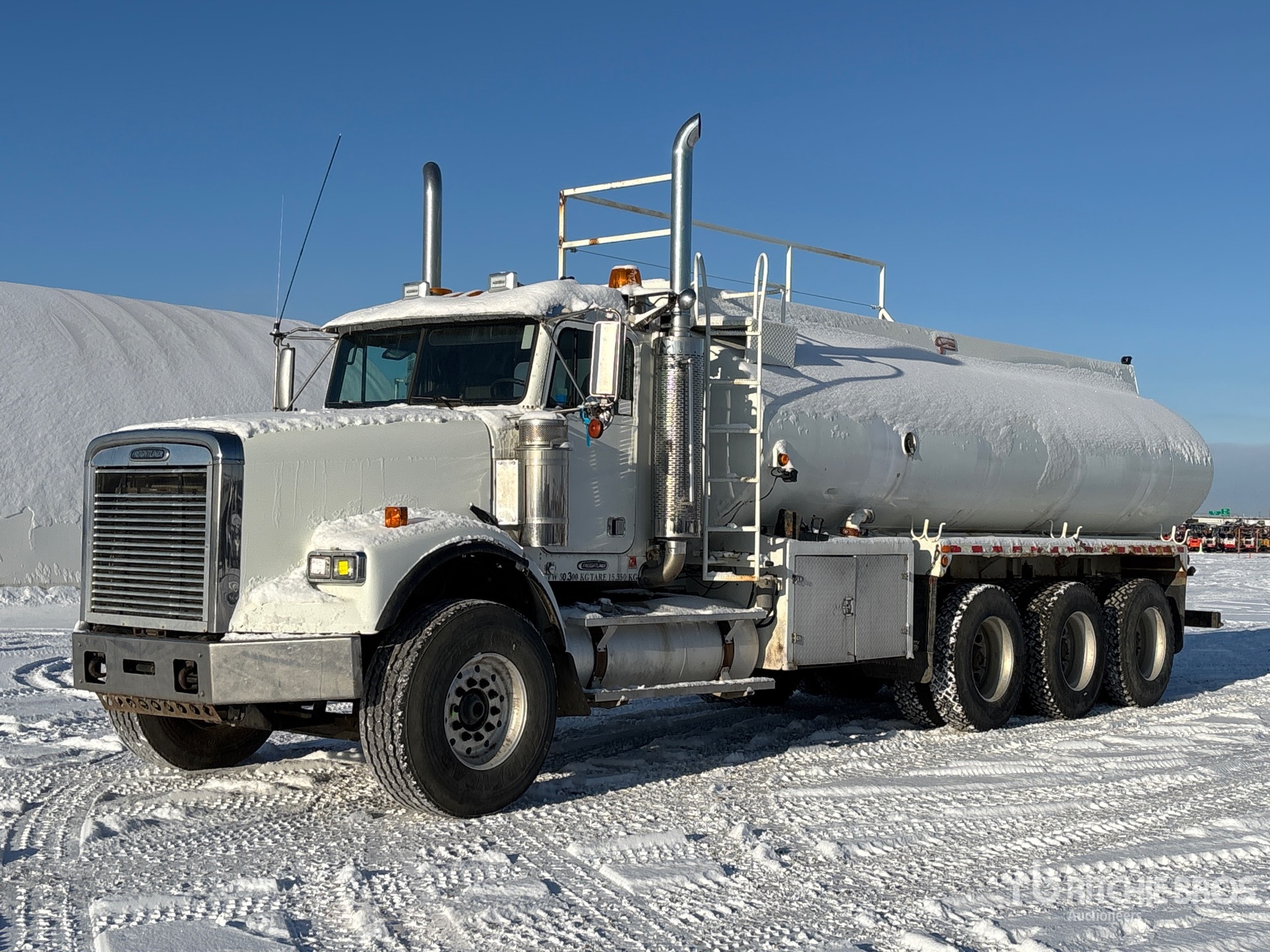 General Appearance with Bild, Ecke vorne links