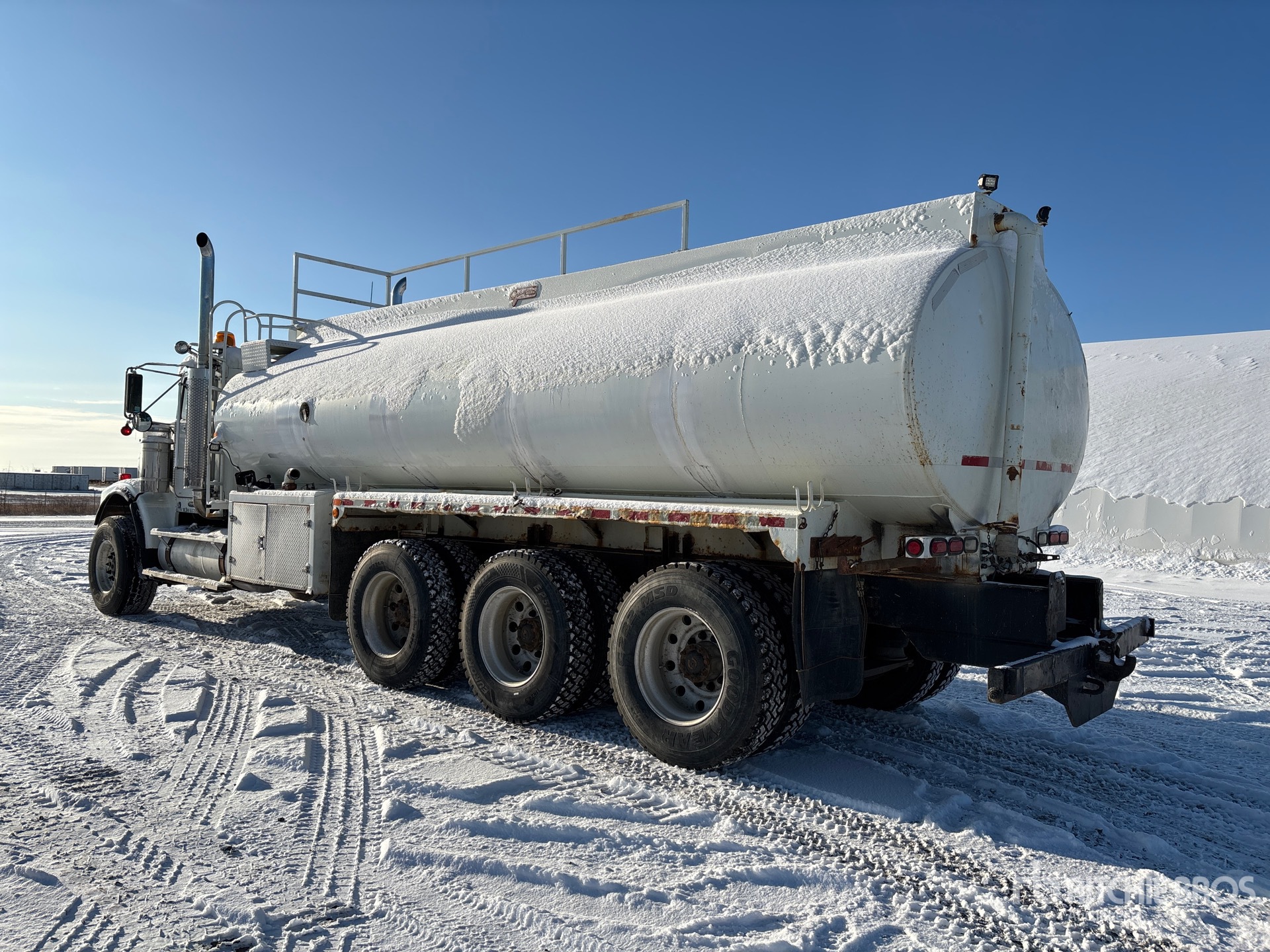 General Appearance with Bild, Ecke hinten links