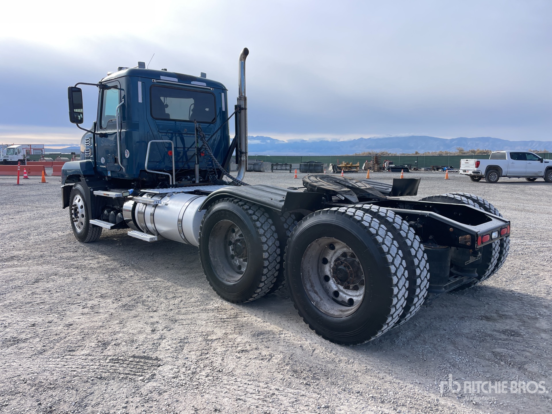 General Appearance with Bild, Ecke hinten links