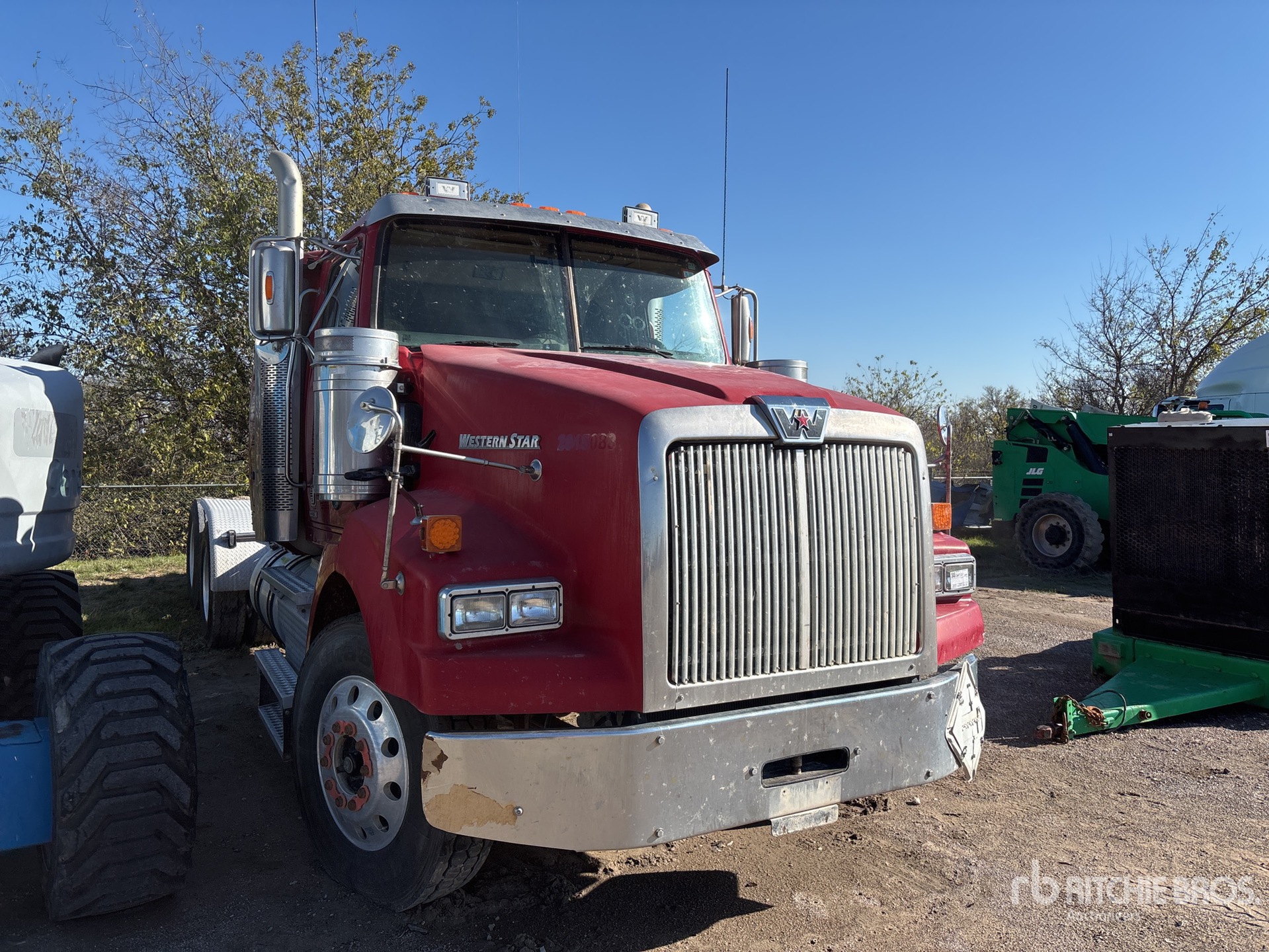 Aspect général with Image, coin avant droit