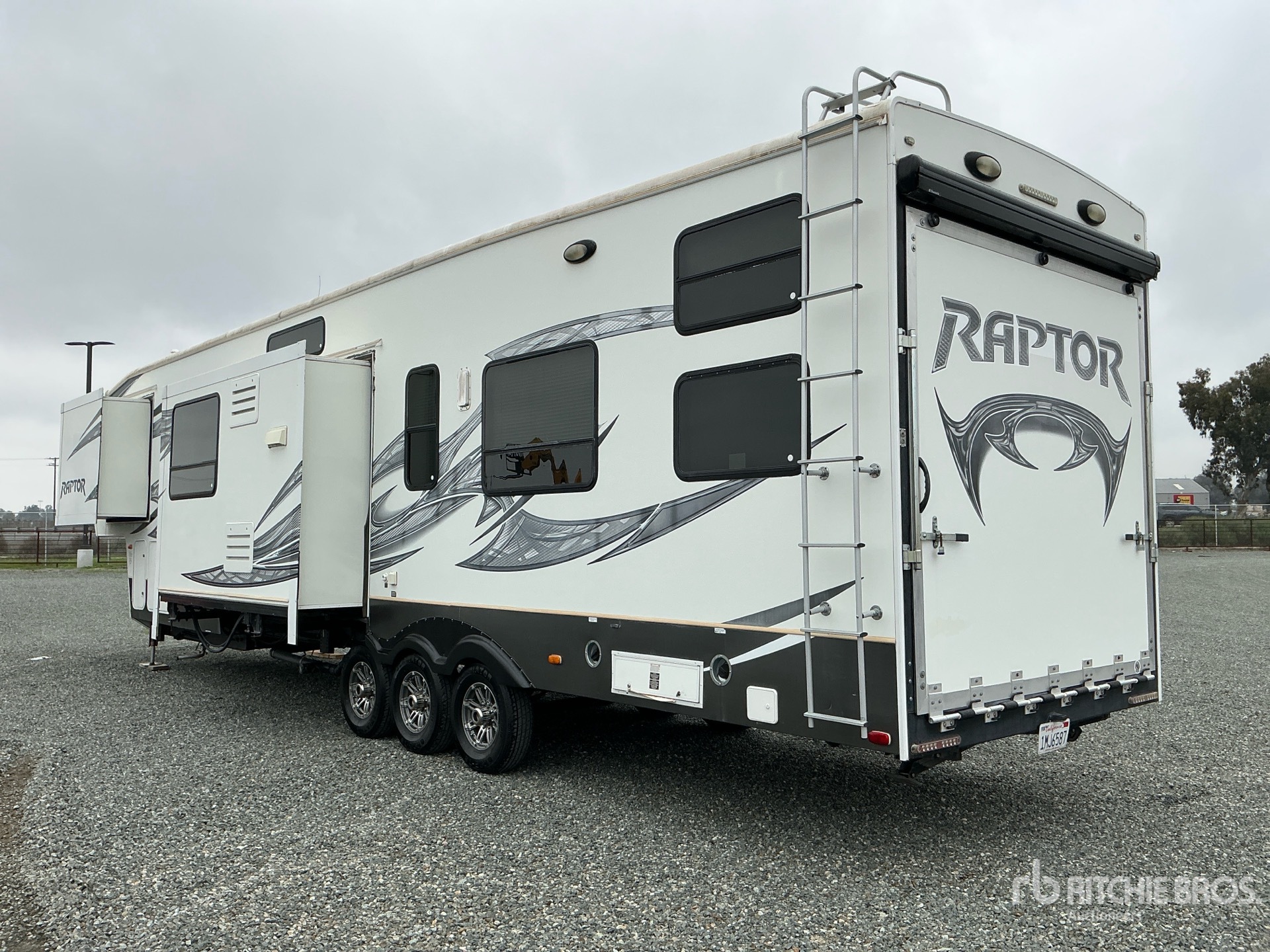 General Appearance with Picture, Left Rear Corner